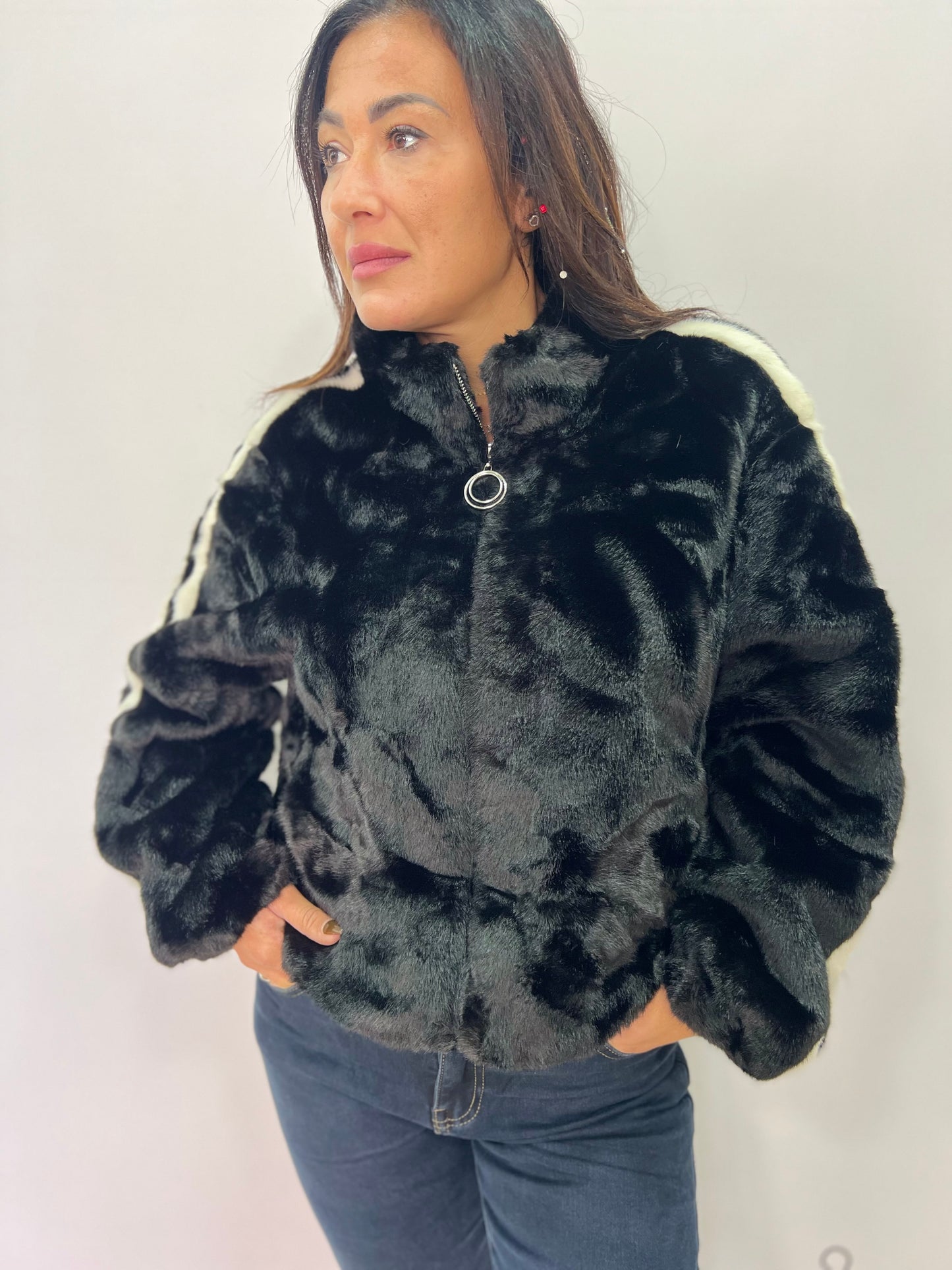 Giacca in ecopelliccia donna con bande laterali