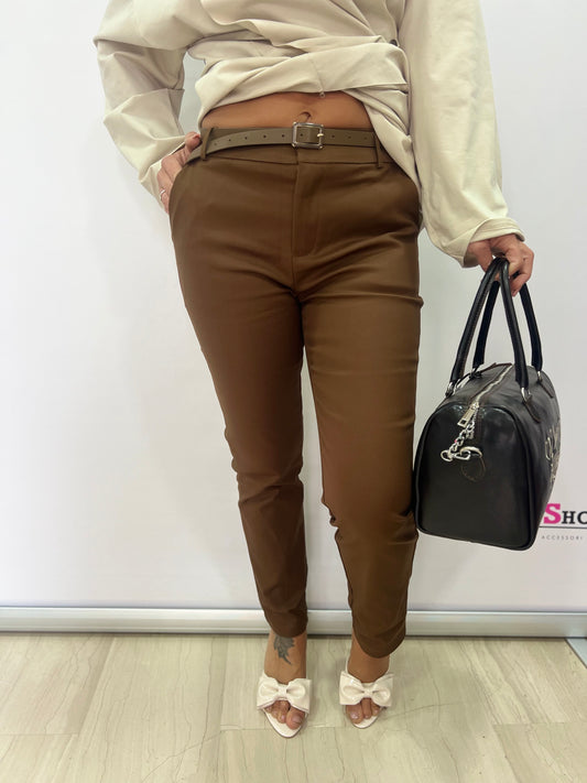 Pantalone slim elegante donna con cintura