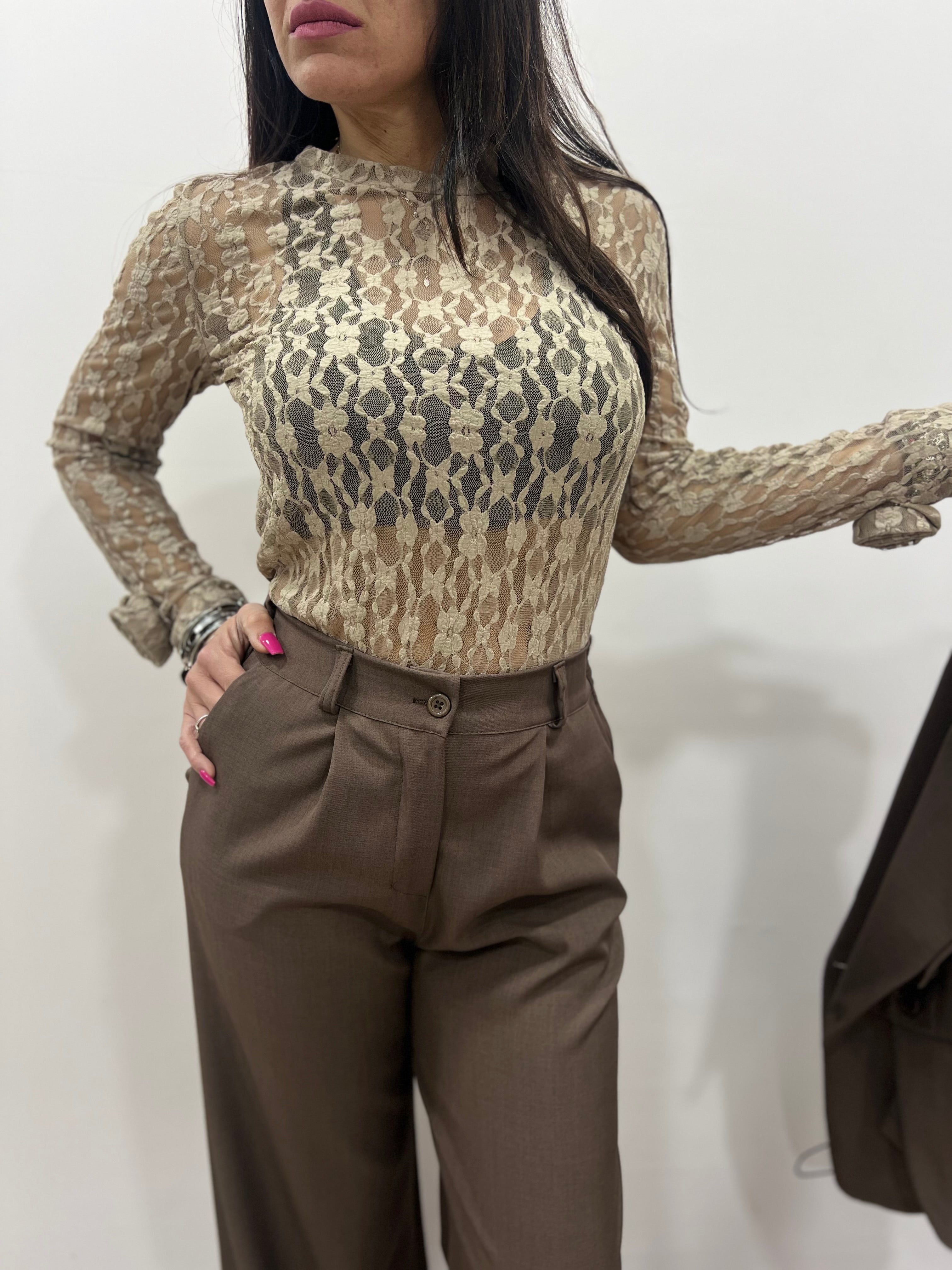 Maglia donna in pizzo elegante elasticizzata
