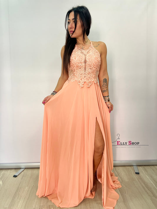 Abito lungo elegante con pizzo e spacco