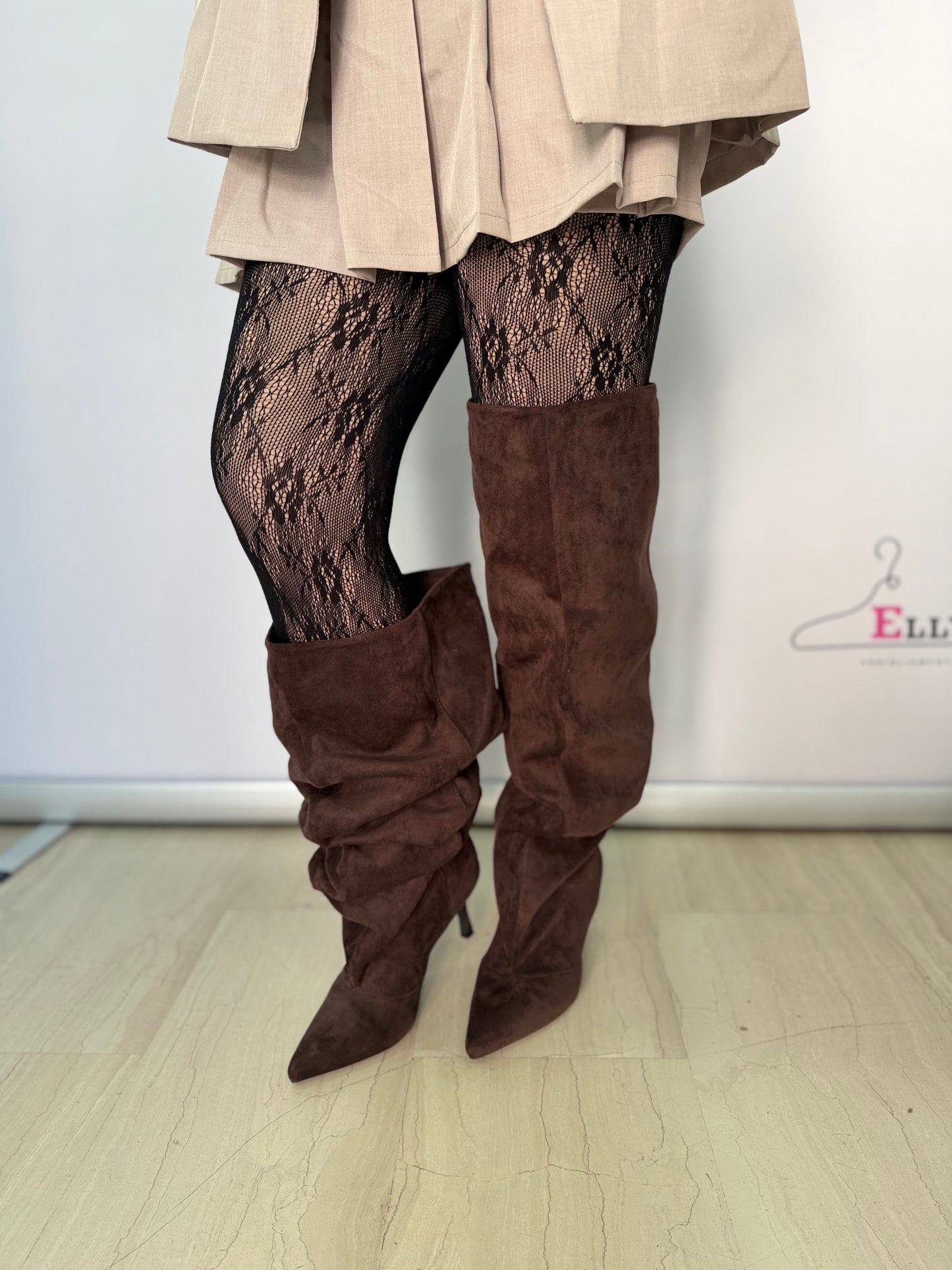 Stivali al ginocchio donna con tacco elegante