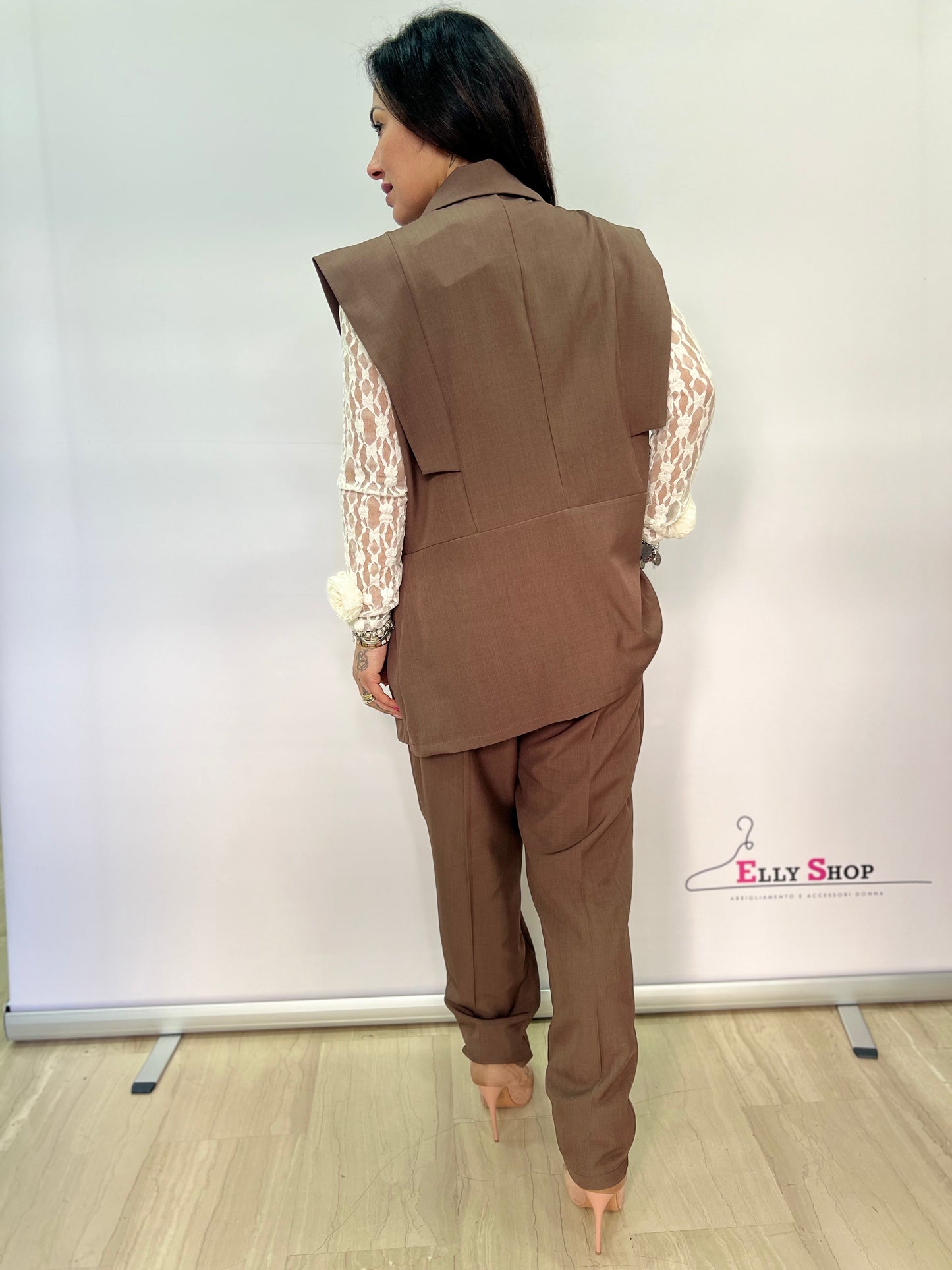 Completo donna curvy elegante con gilet