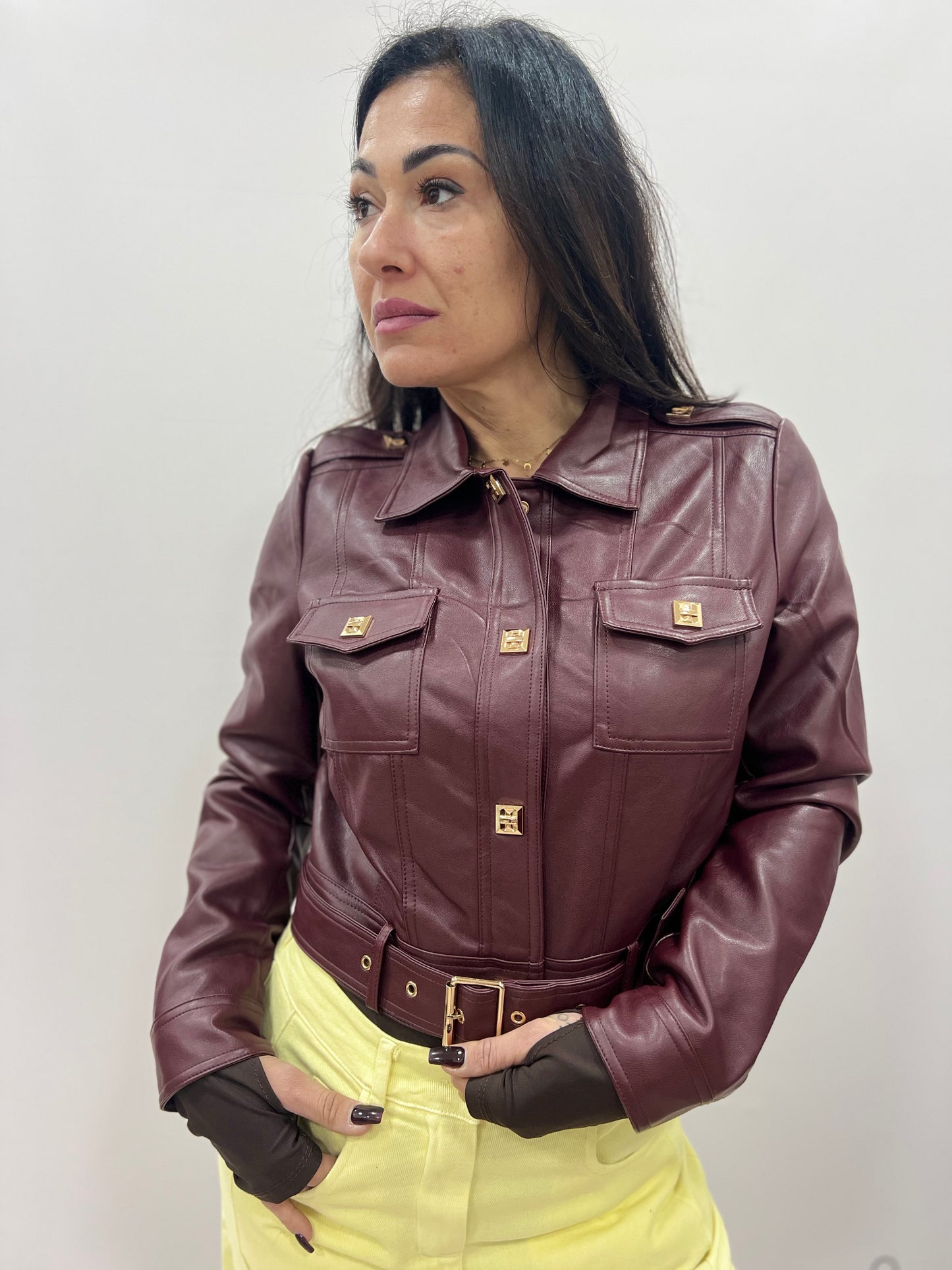 Giacca donna corta effetto pelle con cintura