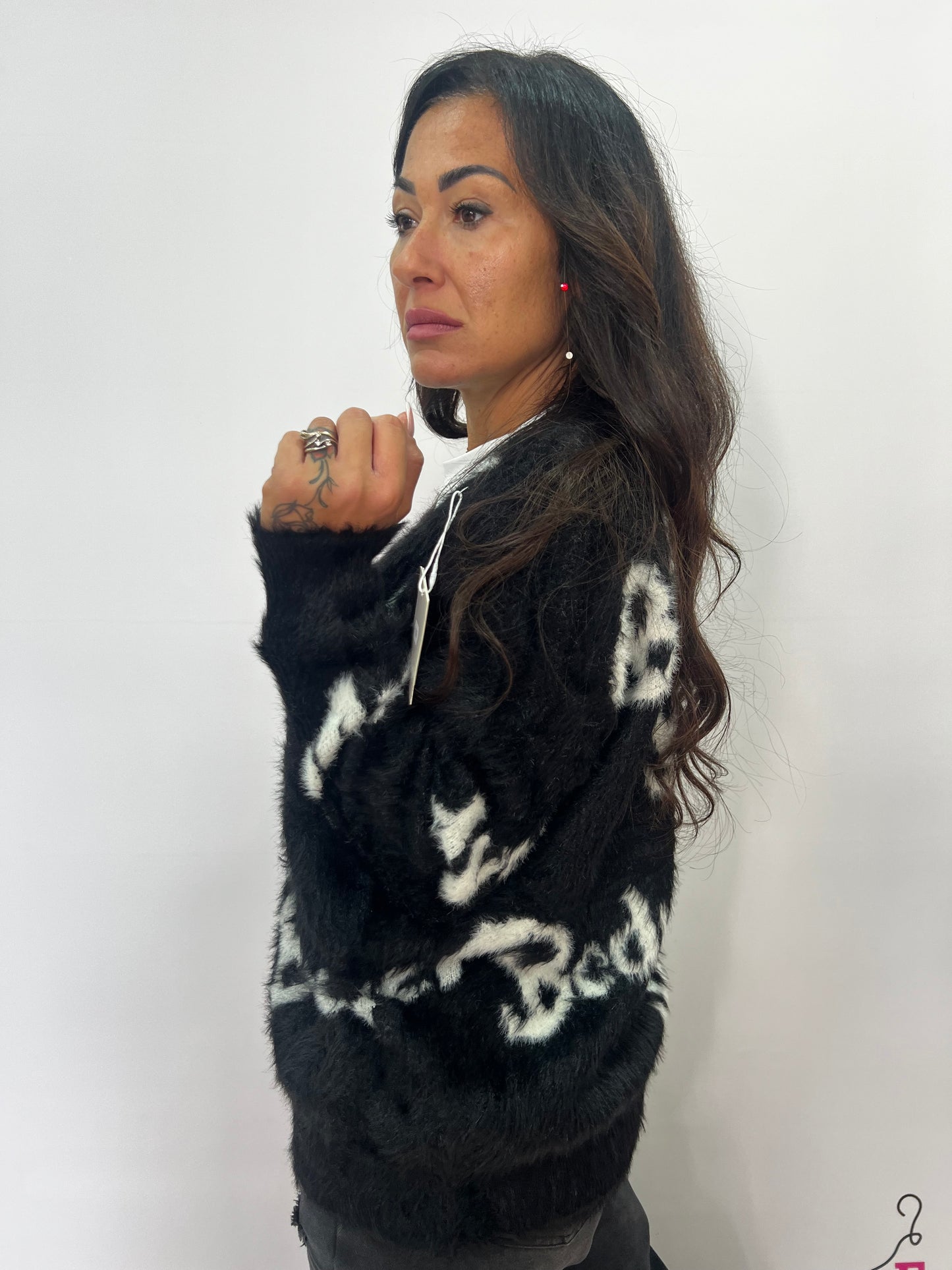 Cardigan peloso donna con scritte a contrasto