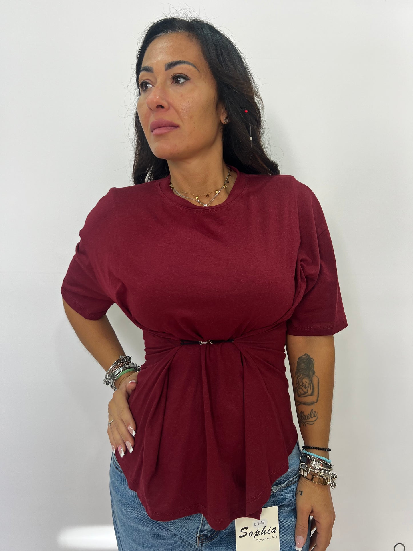 T-shirt donna con arriccio e gancio centrale