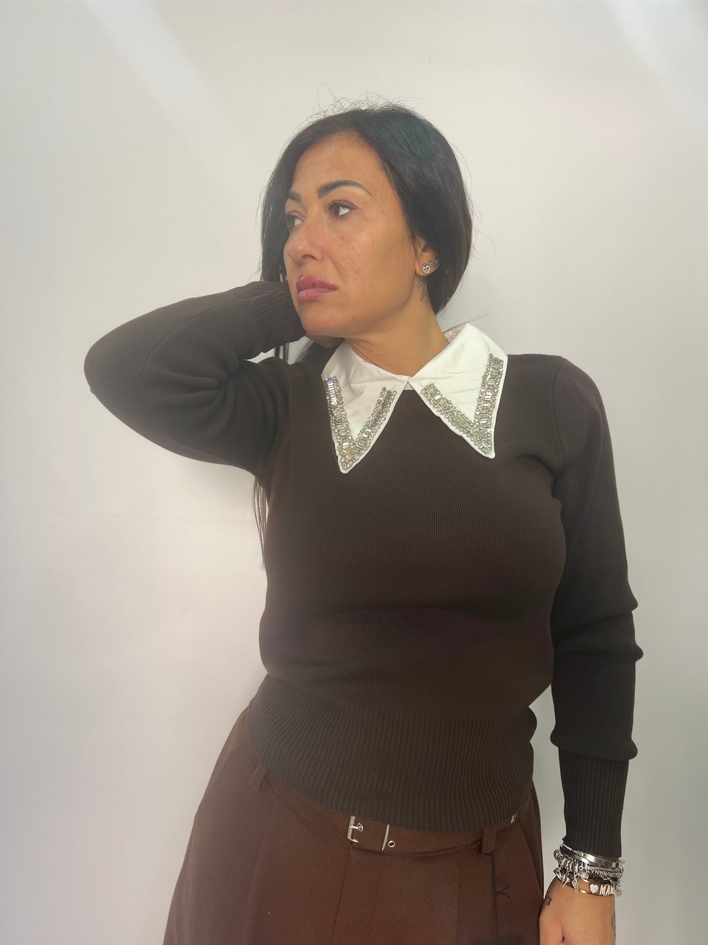 Maglia donna con colletto gioiello elegante