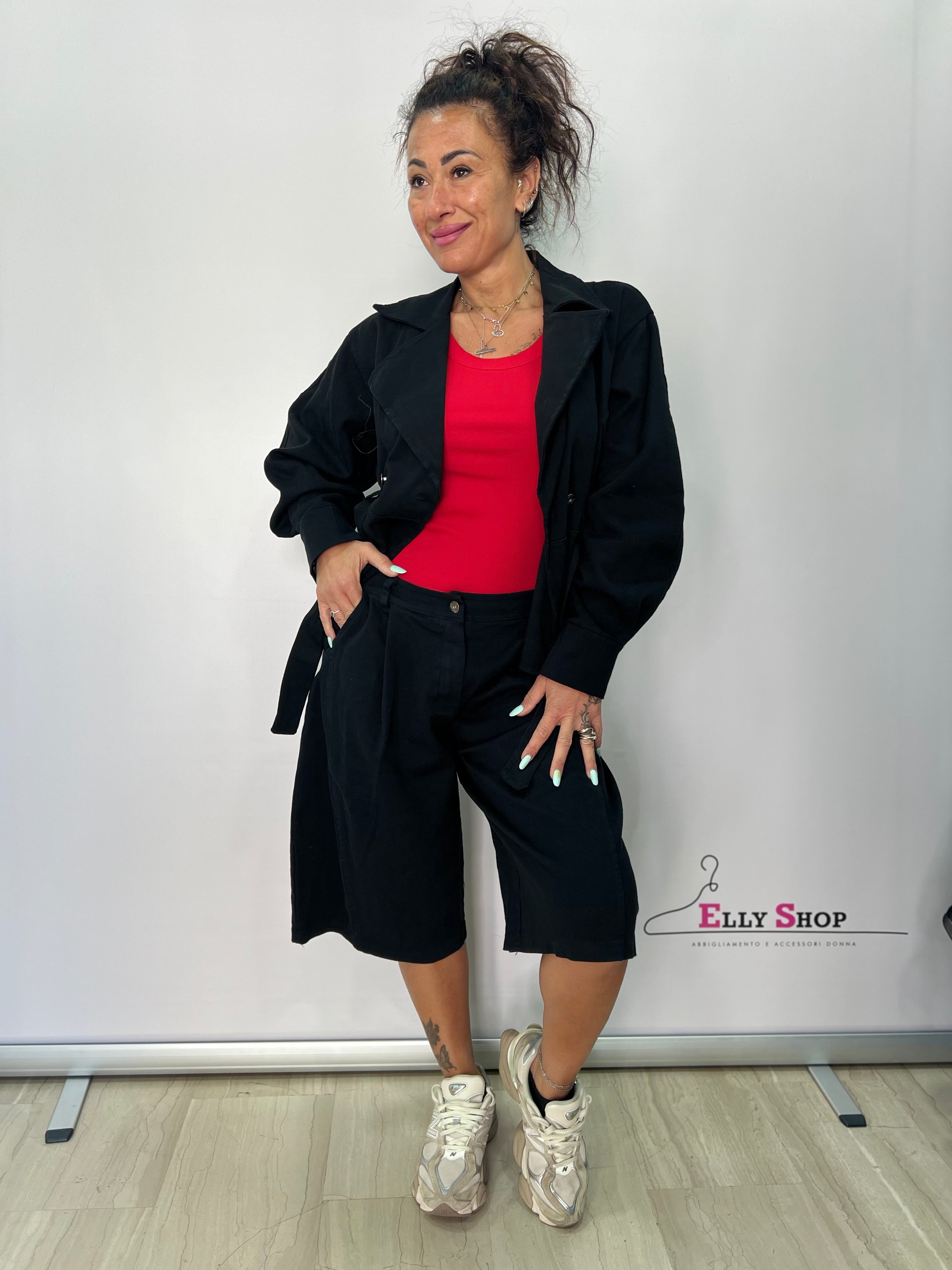 Completo donna giacca e bermuda casual chic