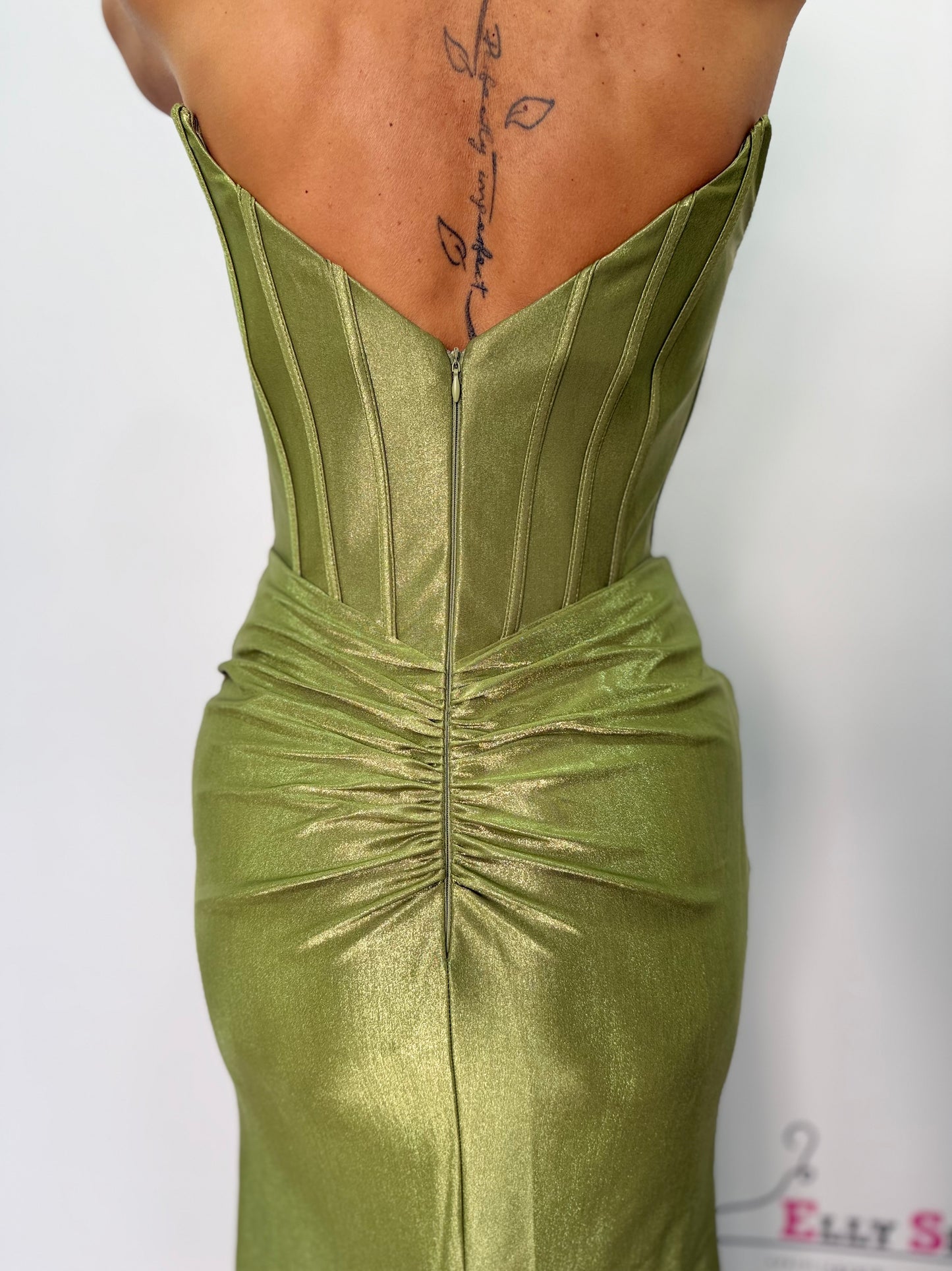 Abito lungo elegante con spacco e corsetto donna