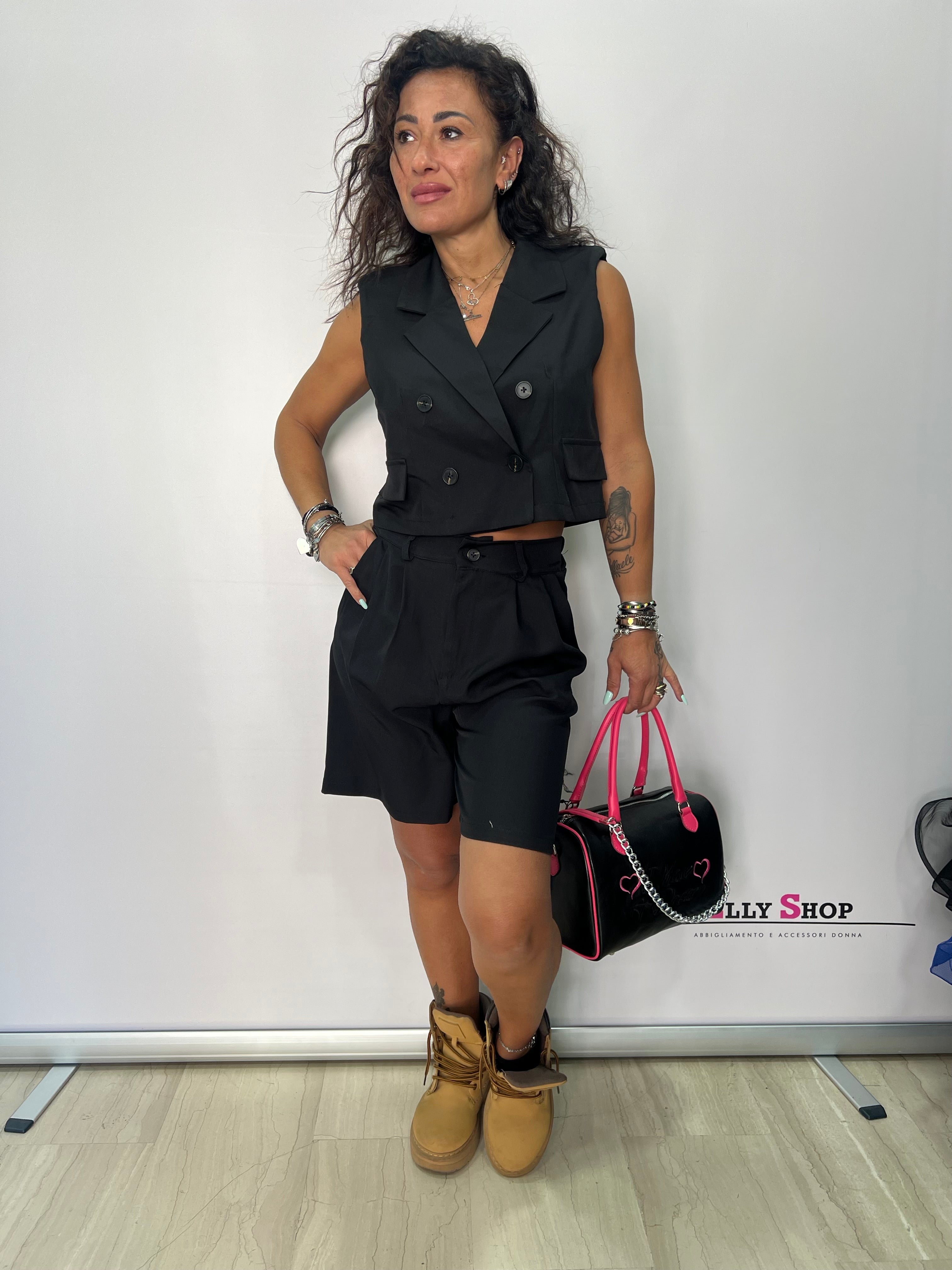 Completo donna gilet e bermuda elegante estivo