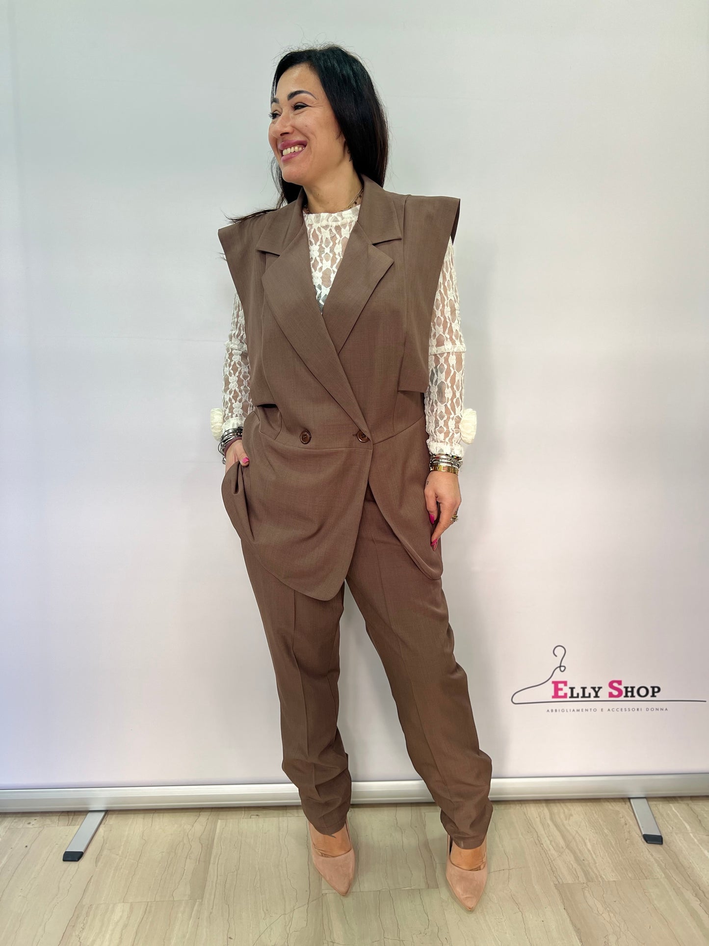 Completo donna curvy elegante con gilet