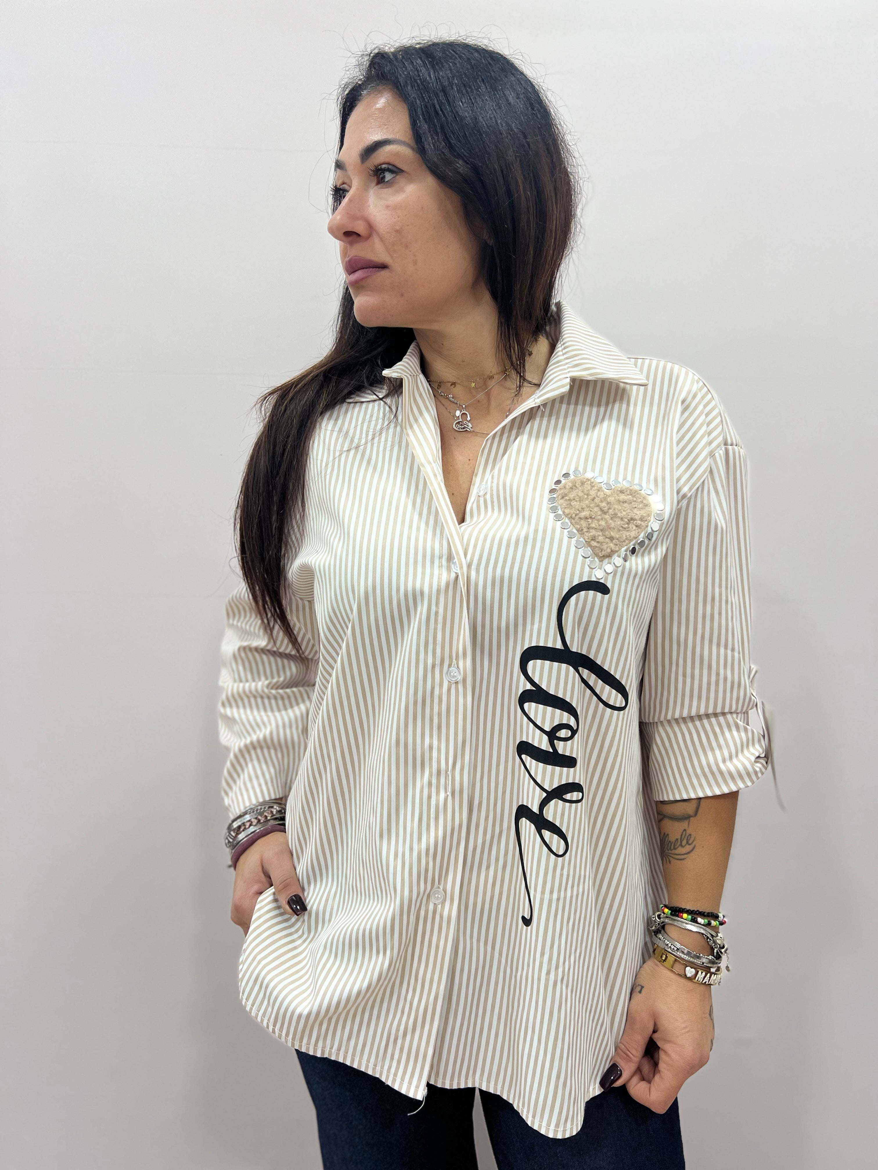 Camicia donna a righe con cuore Love