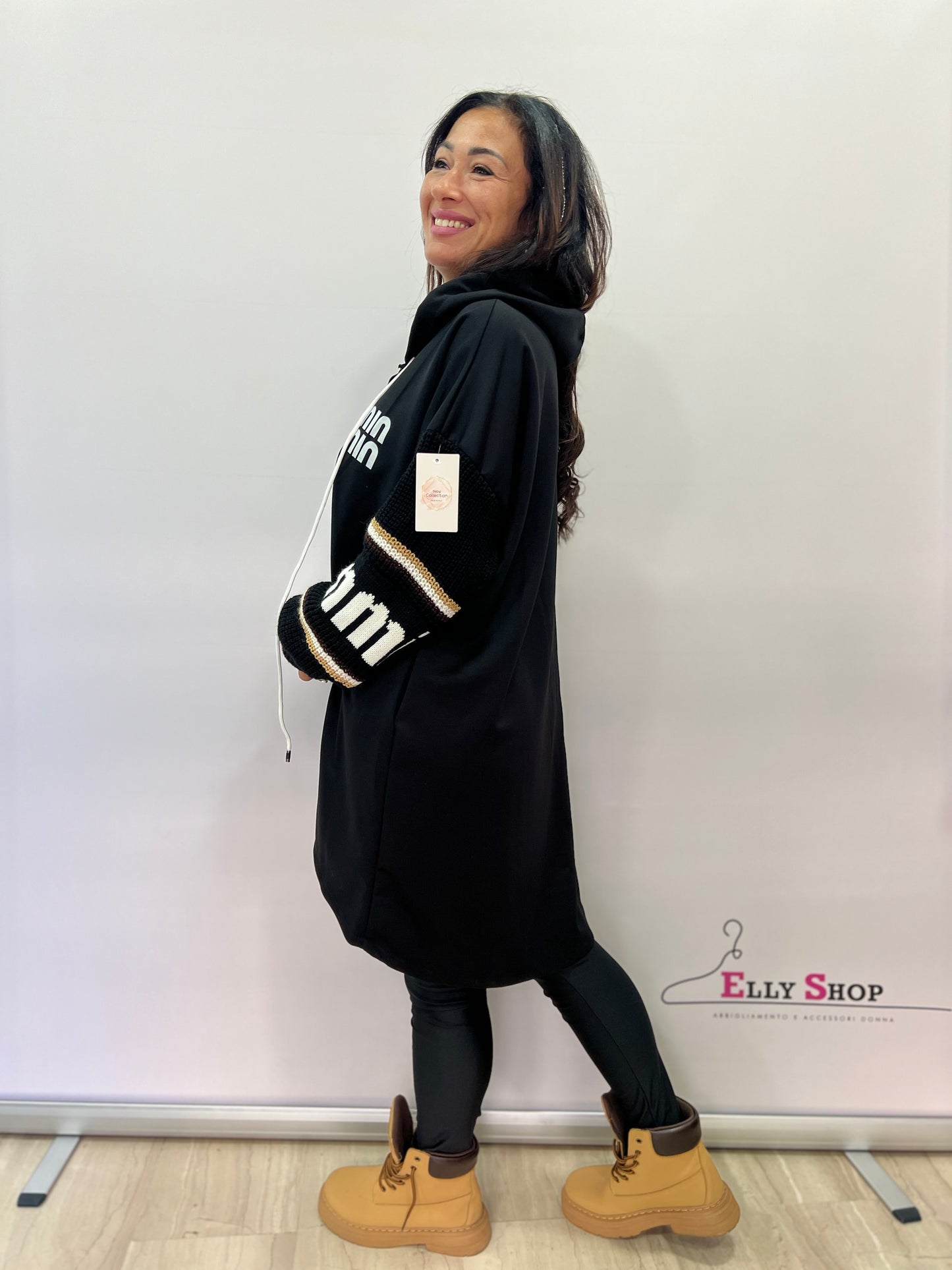 Felpa lunga curvy con cappuccio e maniche a maglia