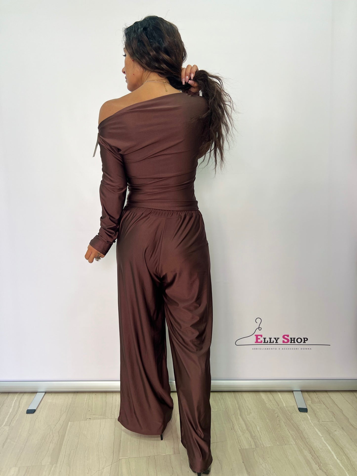 Completo lycra con scollo