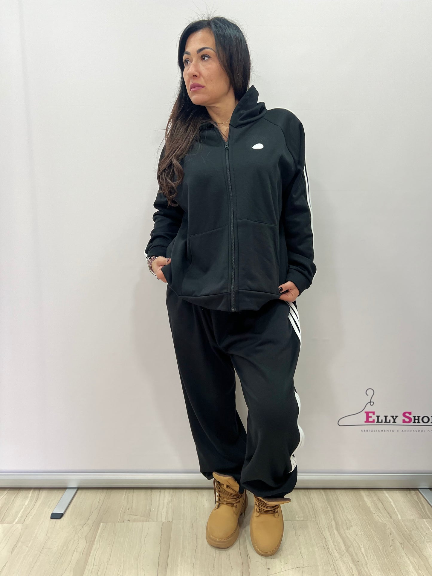 Completo tuta donna curvy sportivo con bande bianche