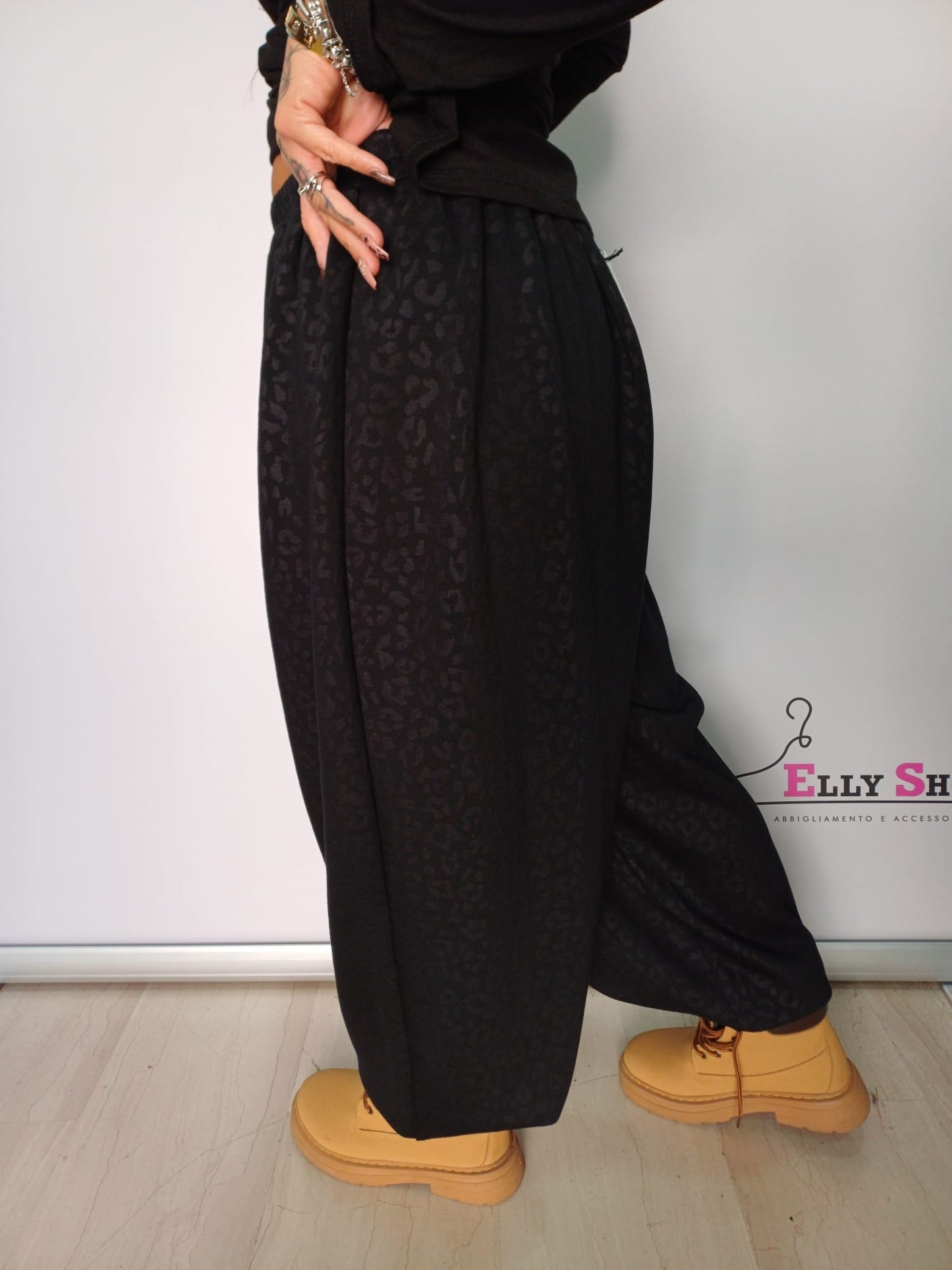 Pantalone ampio donna fantasia tono su tono