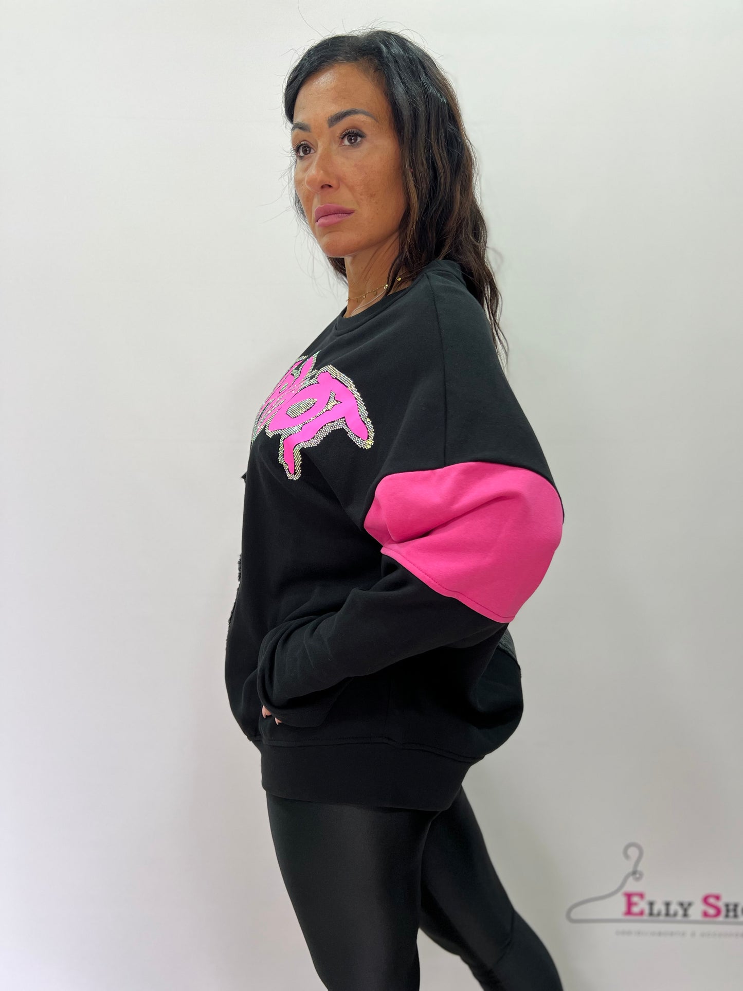 Felpa stoffa e jeans con fantasie colorate