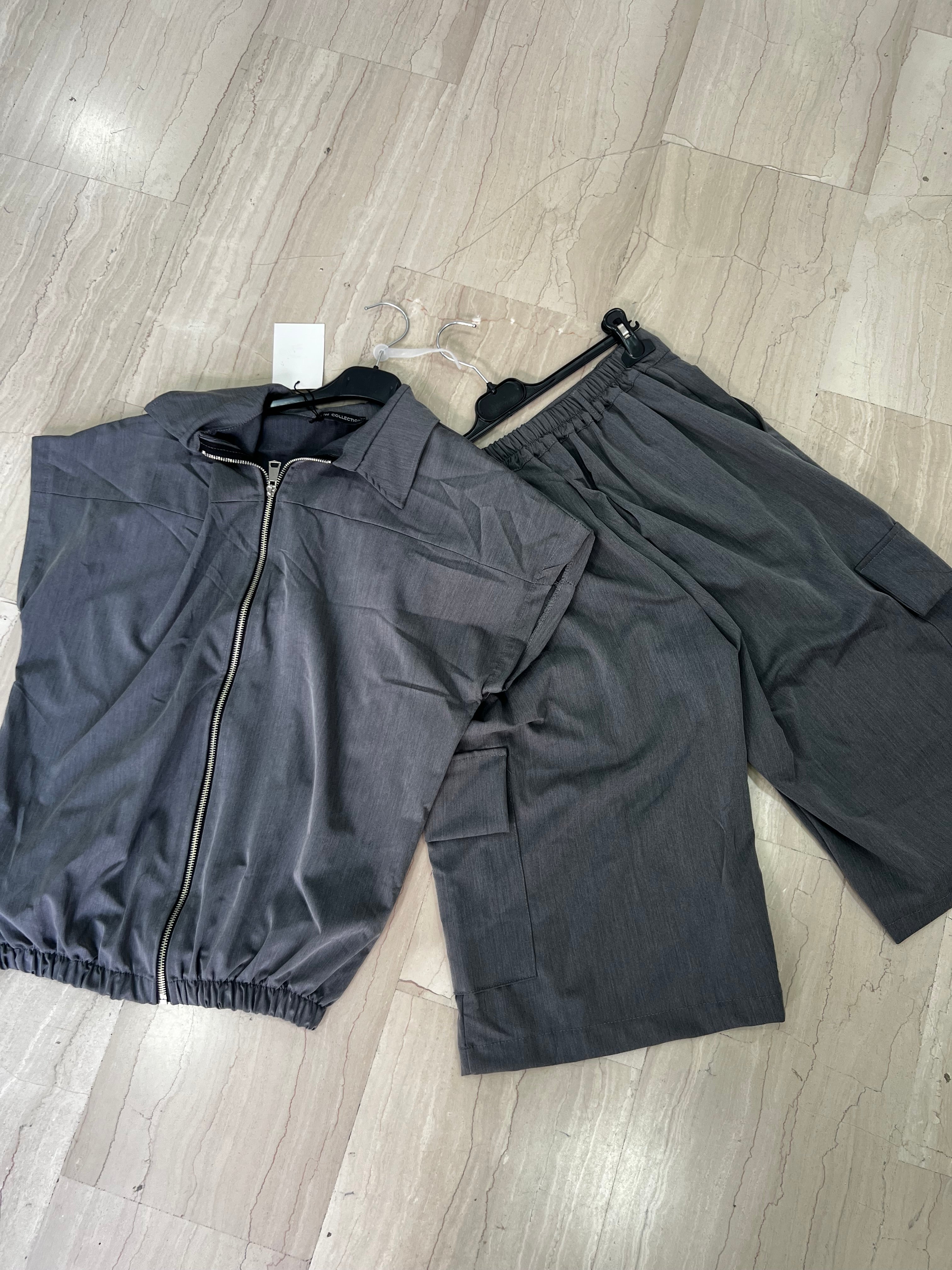 Completo estivo con giacca a maniche corte e pantaloni cargo taglia unica