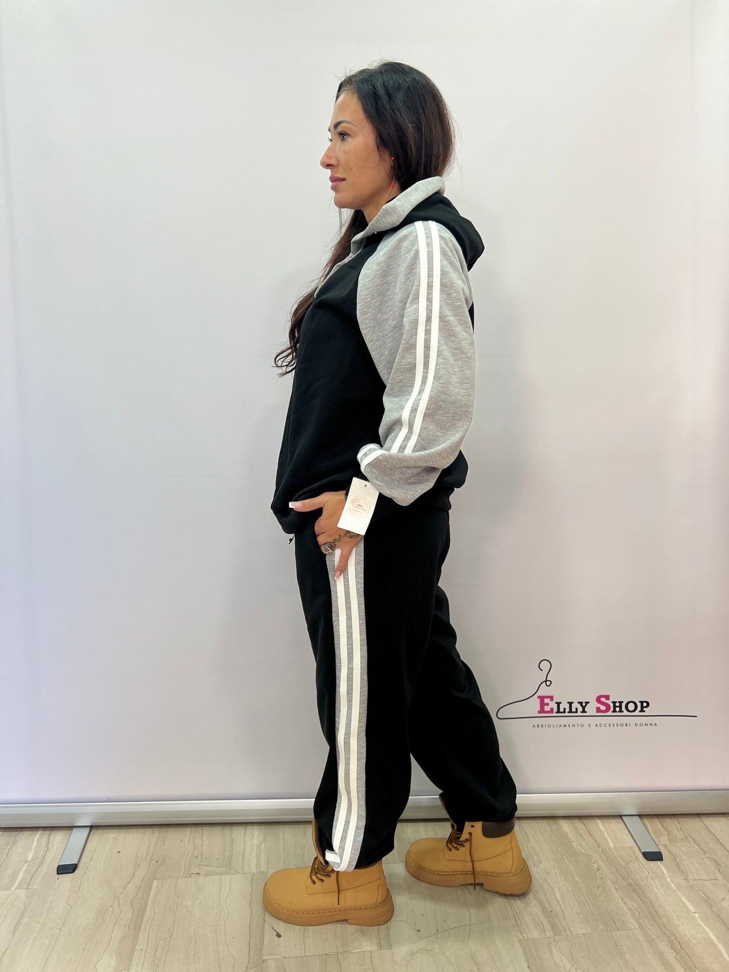 Completo sportivo donna curvy con bottoni e cappuccio