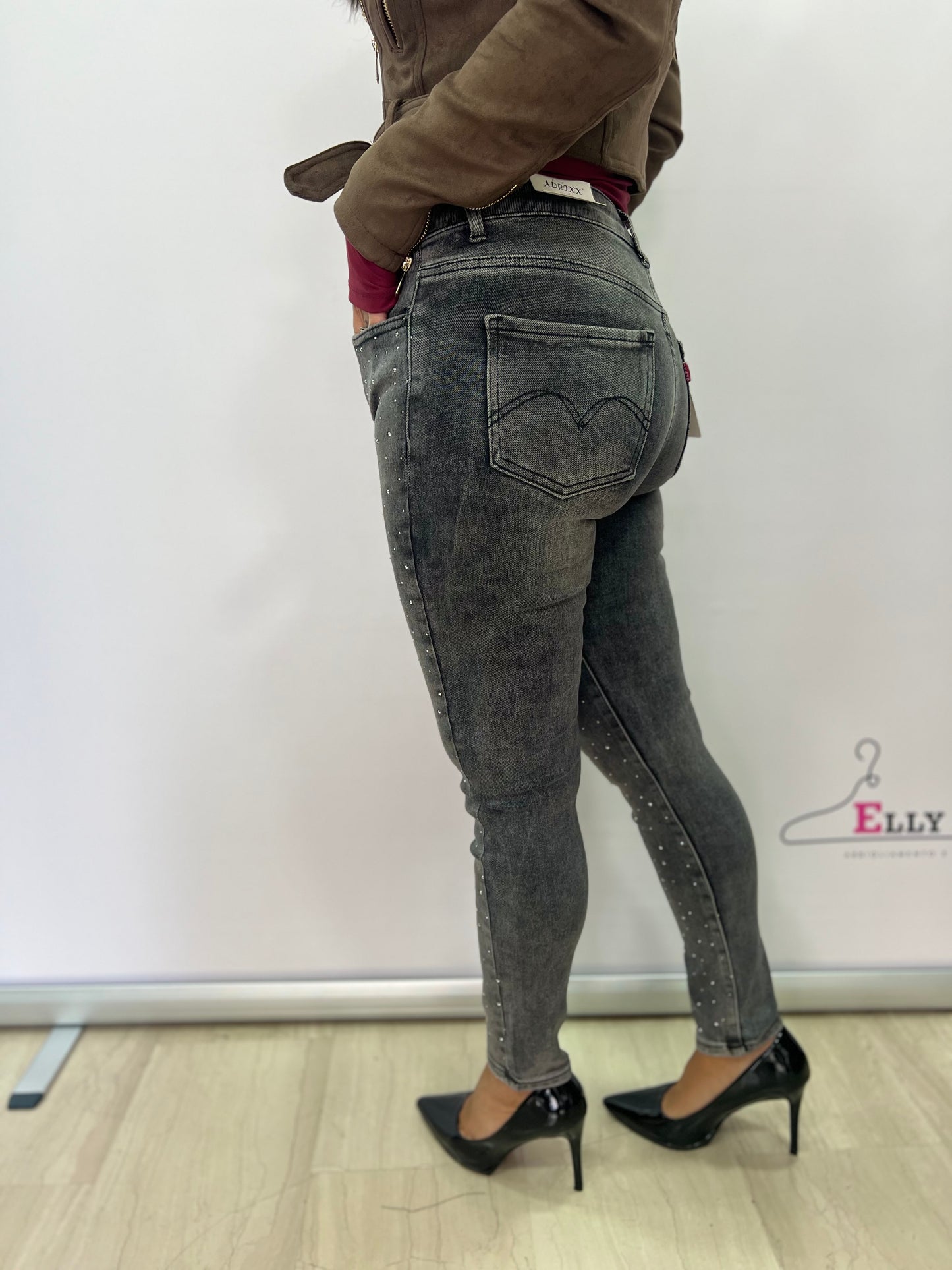 Jeans skinny grigi con strass
