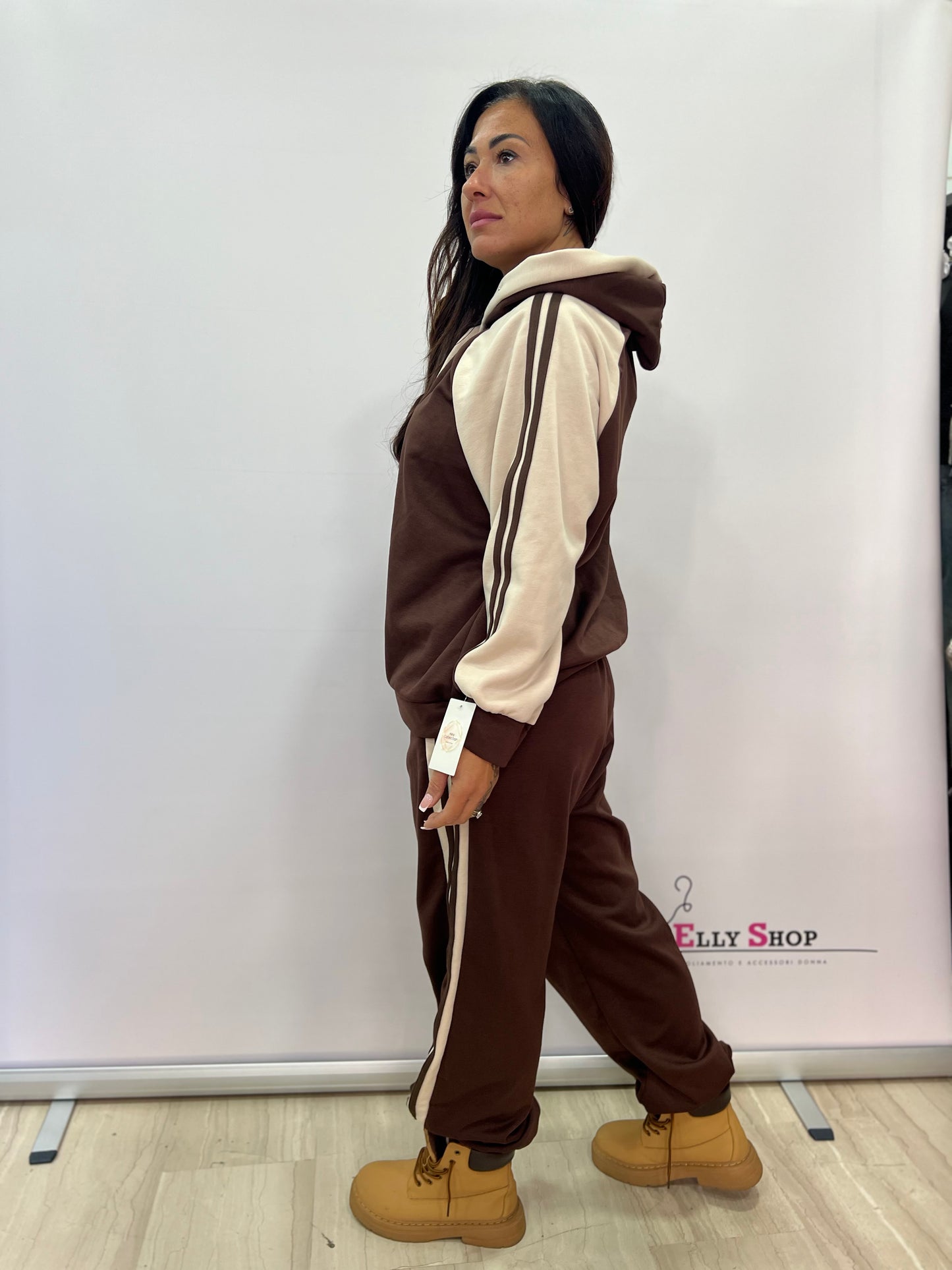 Completo sportivo donna curvy con bottoni e cappuccio
