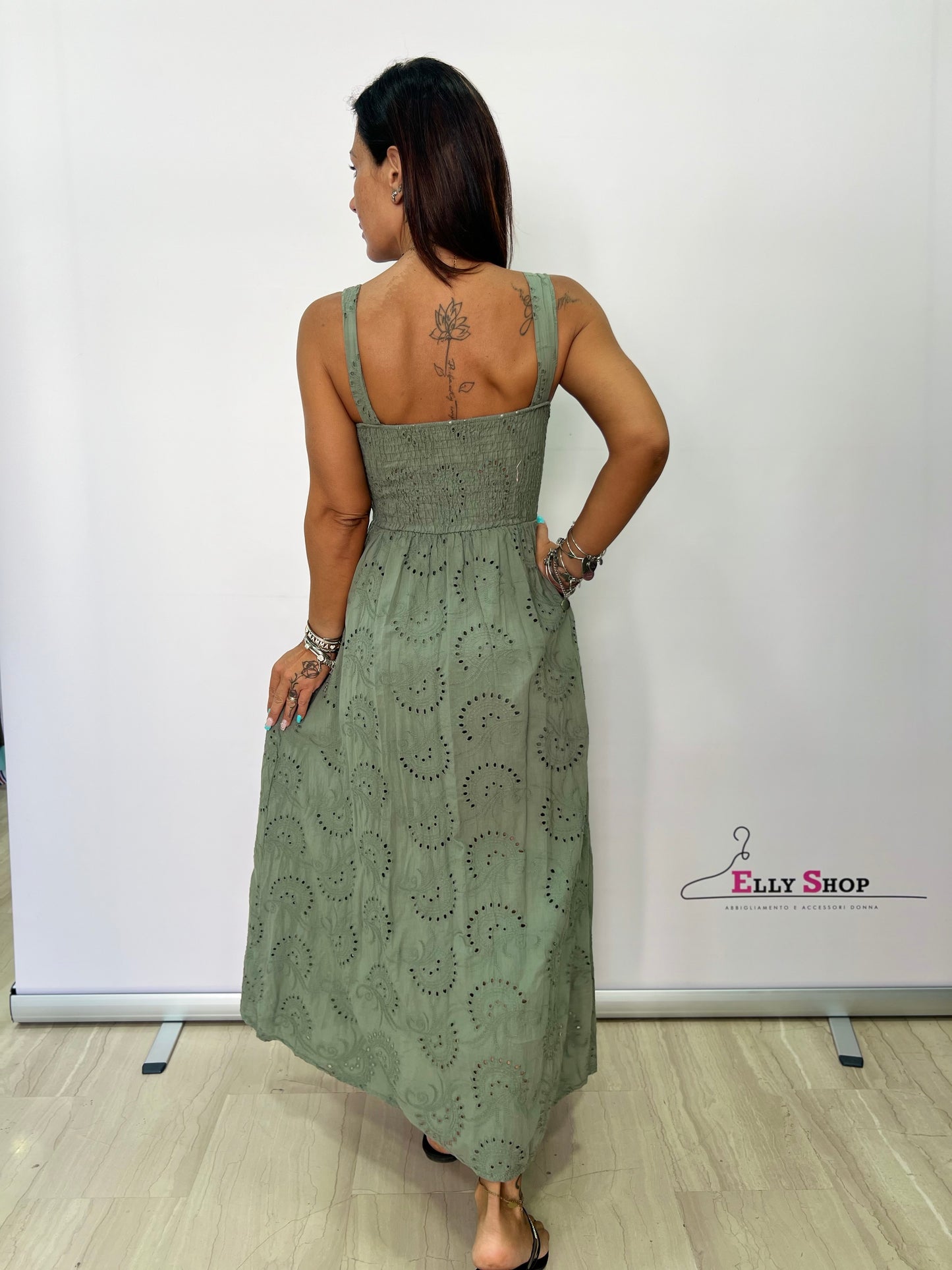 Abito lungo estivo in sangallo con bottoni – taglia unica 40–46