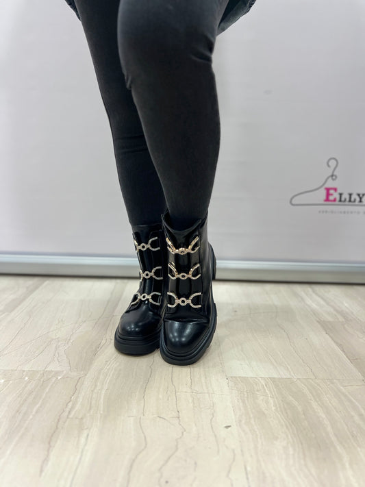 Anfibi in pelle