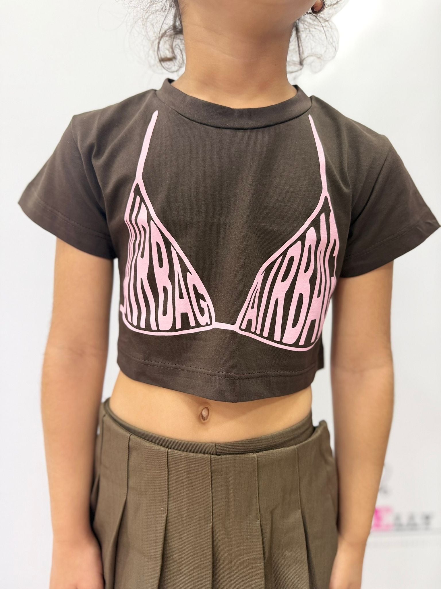 T-shirt crop bambina stampa grafica trendy