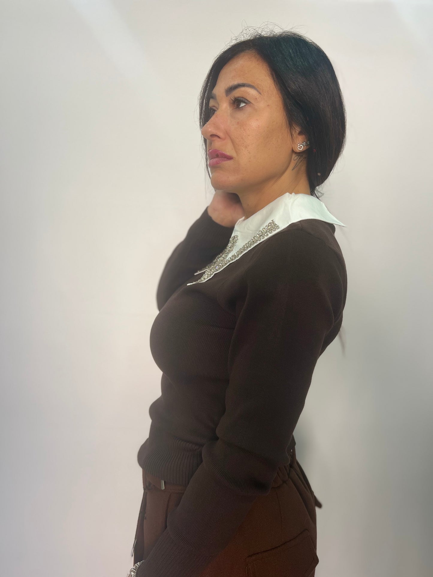 Maglia donna con colletto gioiello elegante