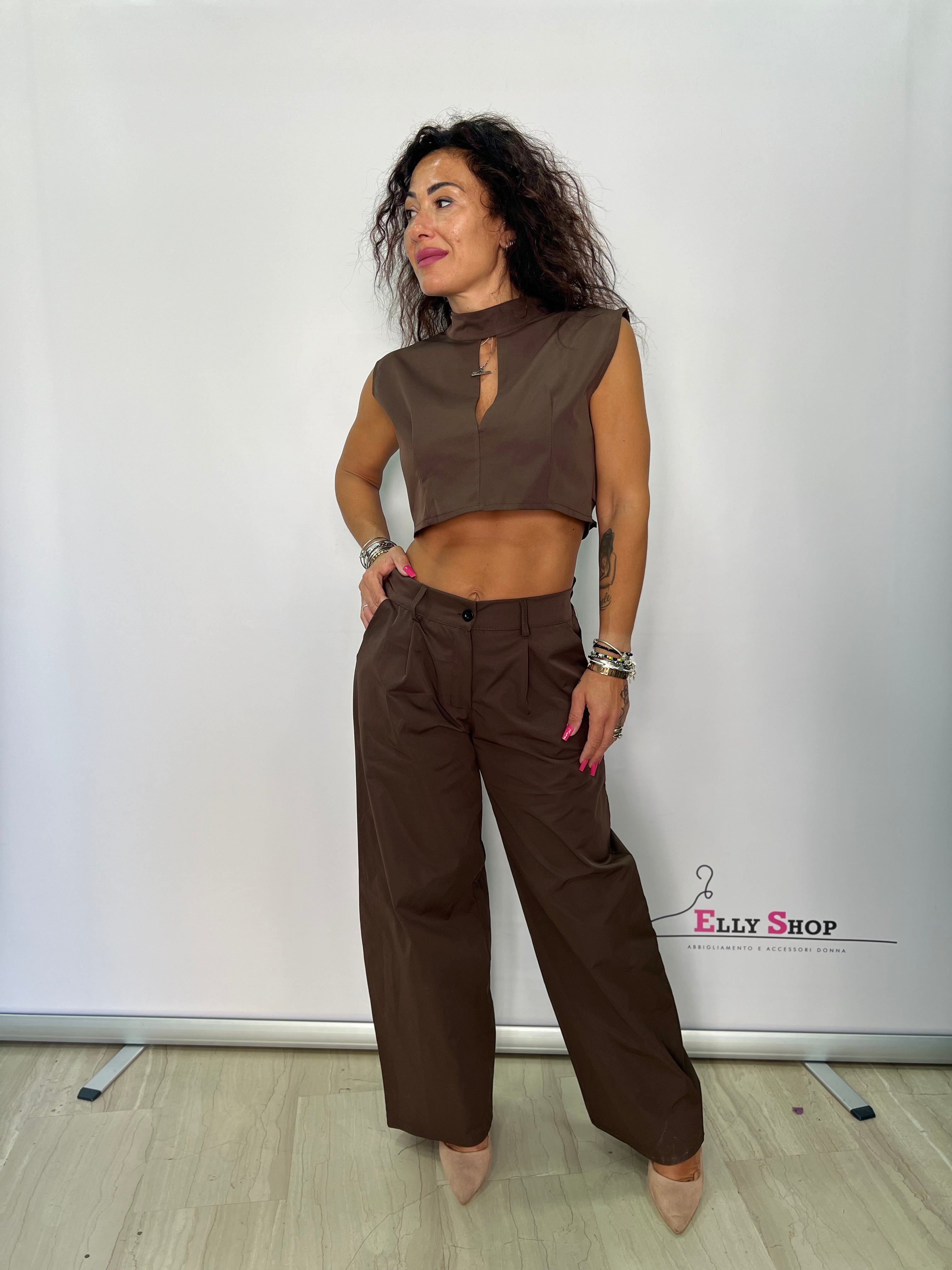 Completo donna elegante palazzo estivo