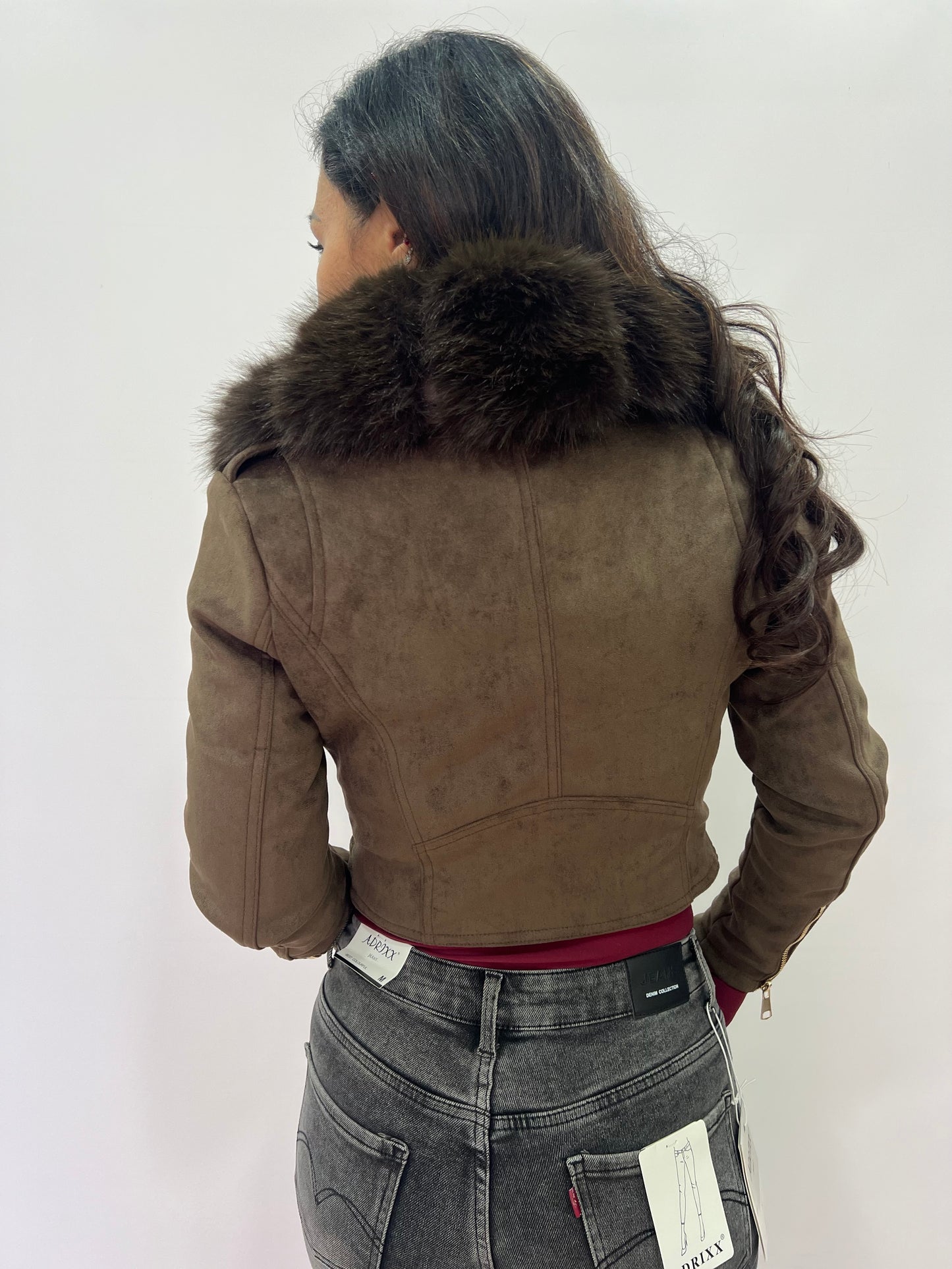 Giacca scamosciata con collo in pelliccia