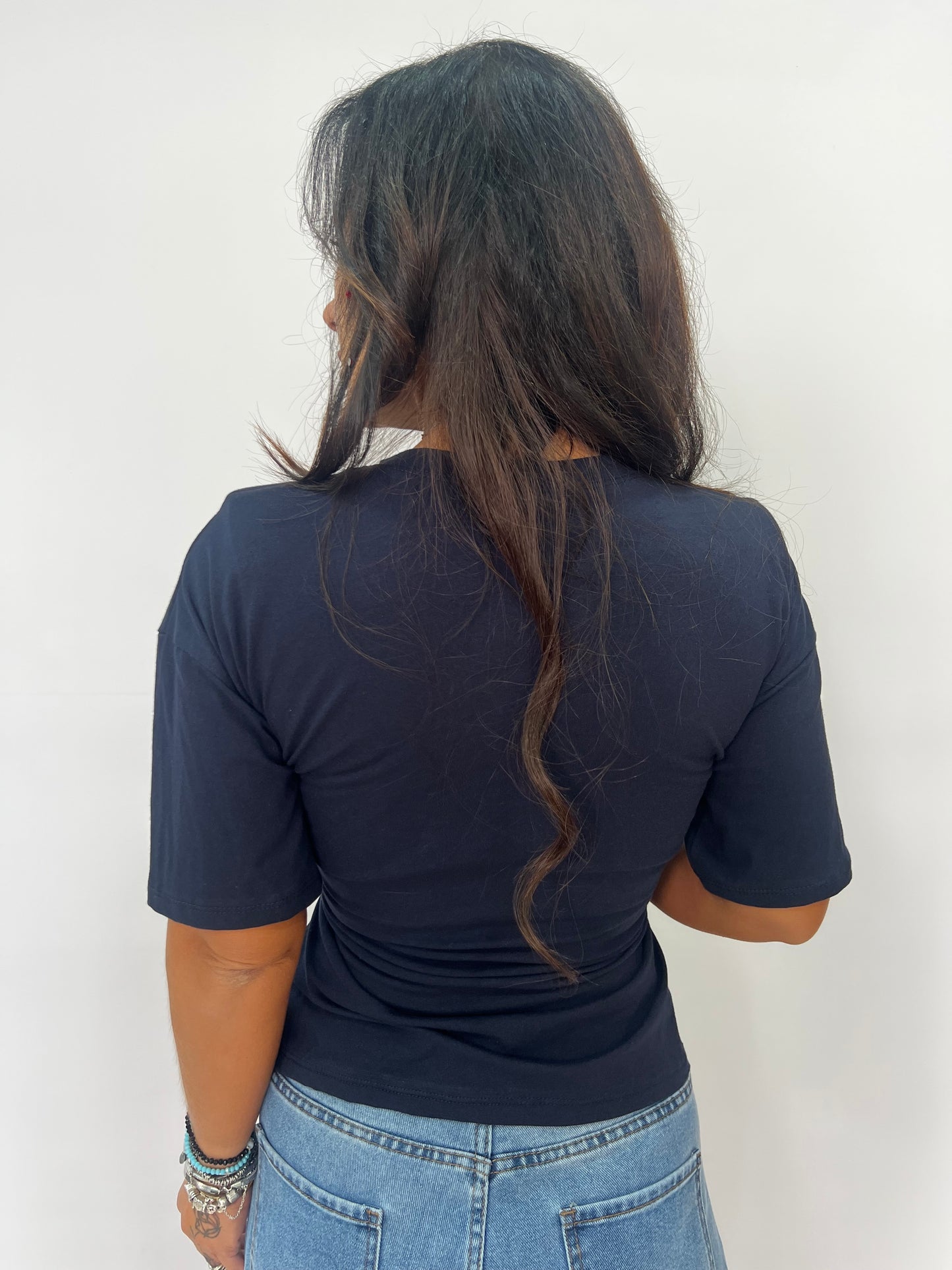 T-shirt donna con arriccio e gancio centrale