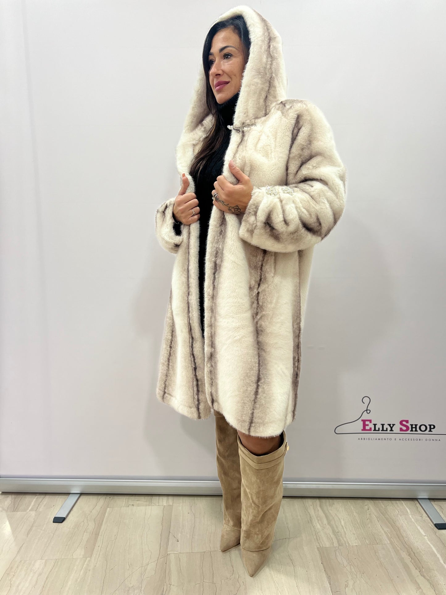 Pelliccia lunga donna con cappuccio in ecopelliccia visone – taglia unica beige o marrone fino alla 46