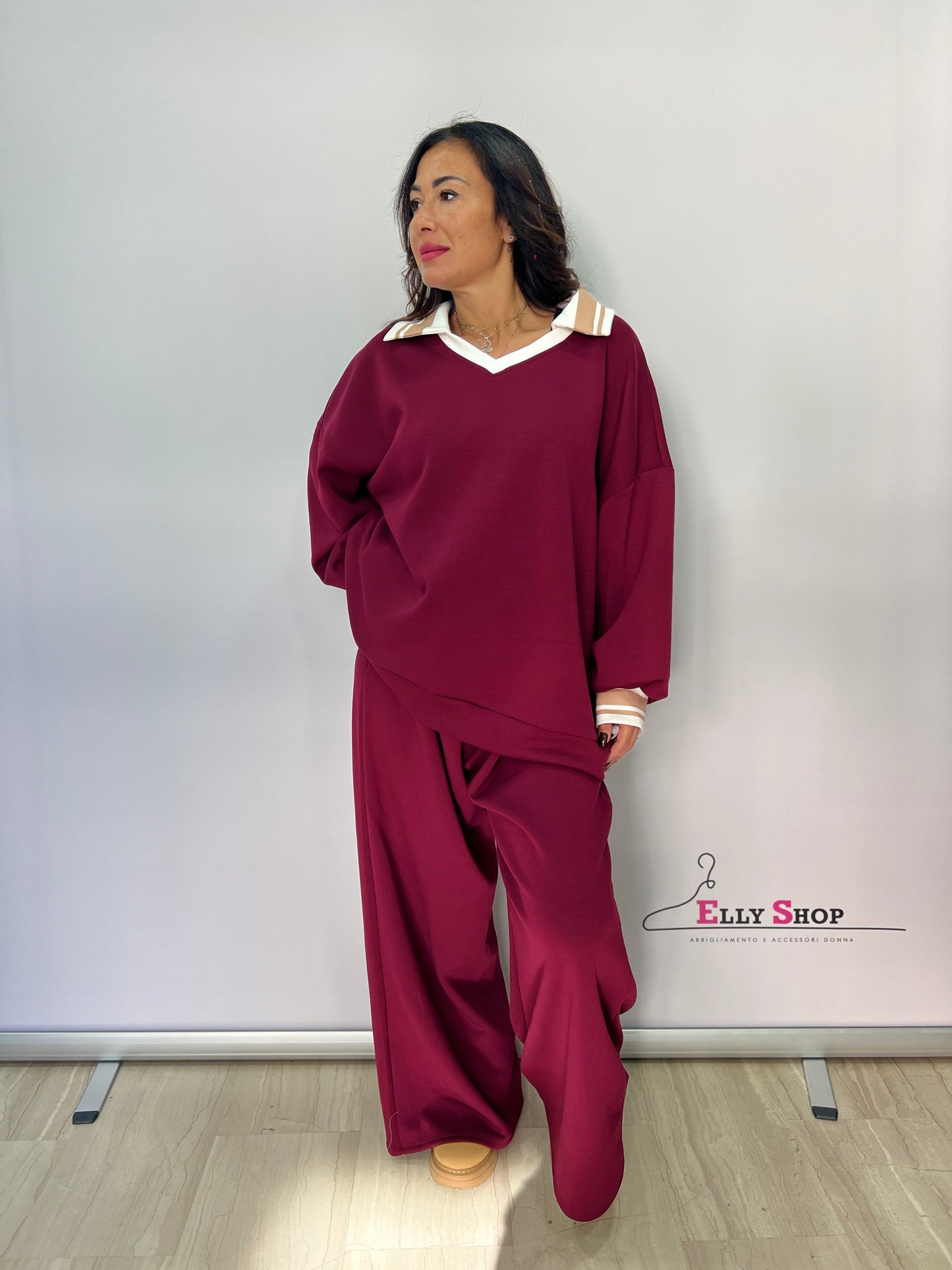 Completo donna curvy con collo a contrasto
