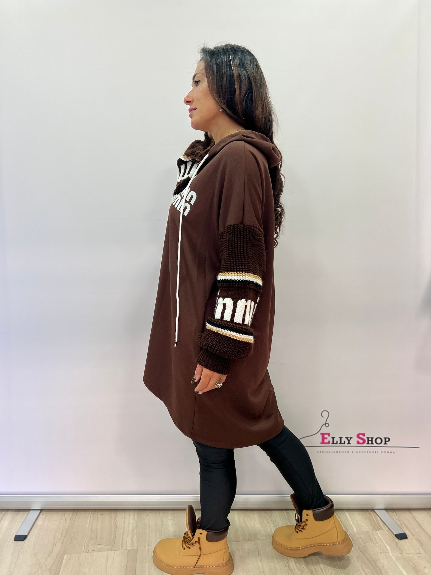 Felpa lunga curvy con cappuccio e maniche a maglia