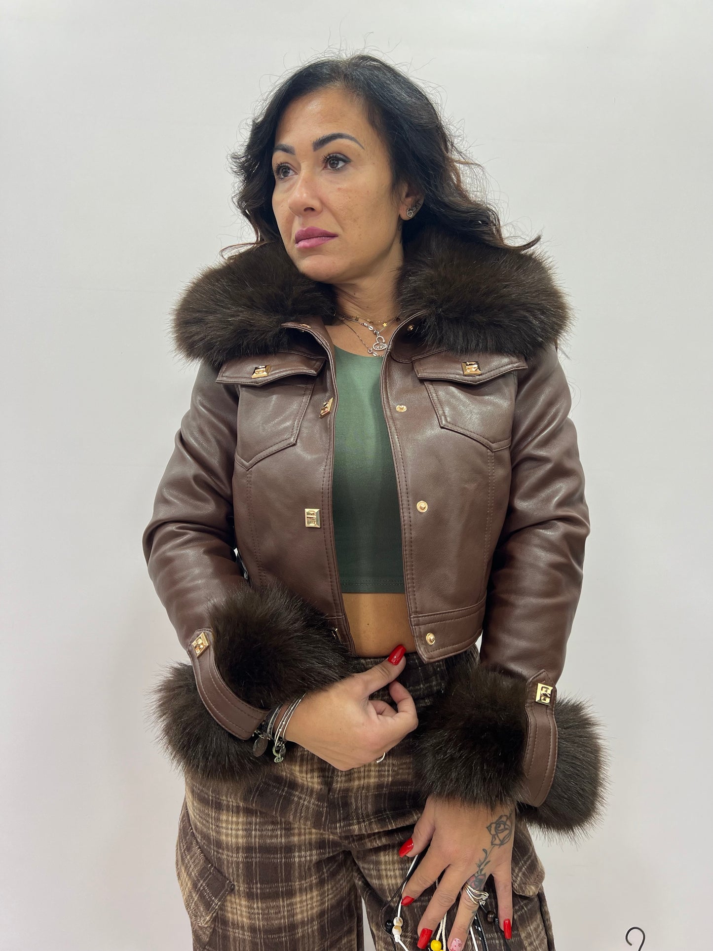 Giacca ecopelle corta con pelliccia removibile