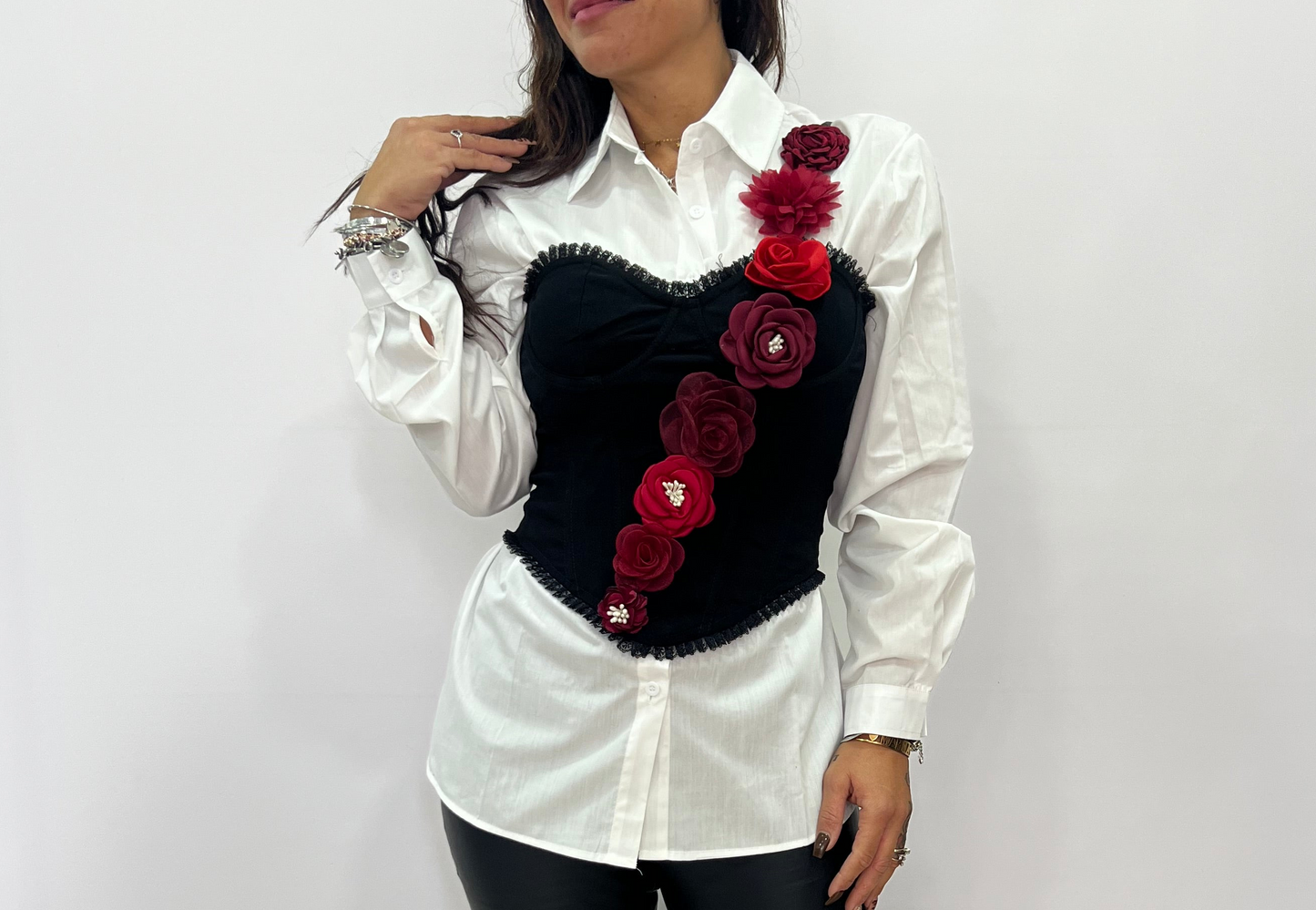 Corpetto con fiori applicati donna
