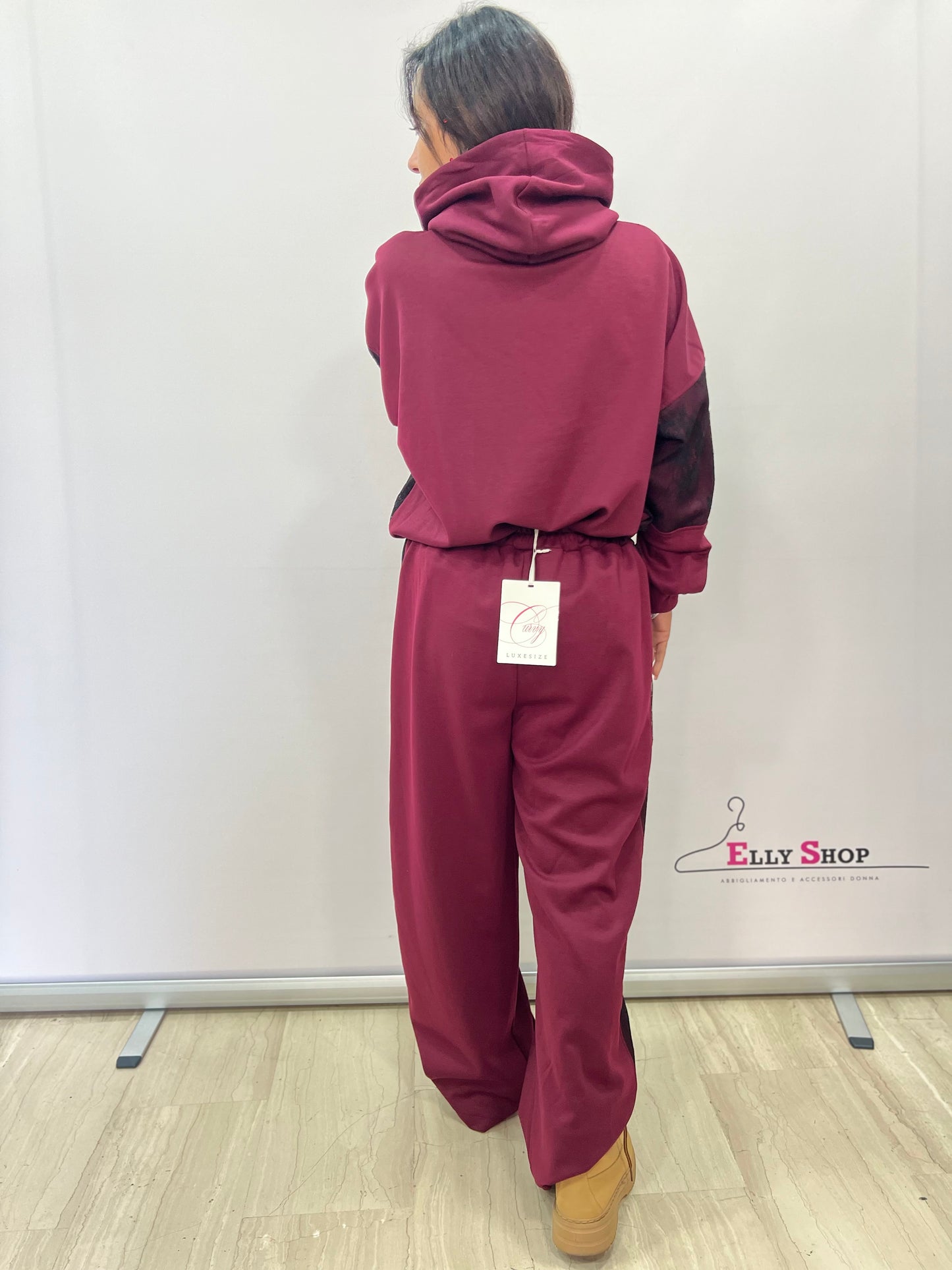 Completo donna curvy felpa e pantaloni casual