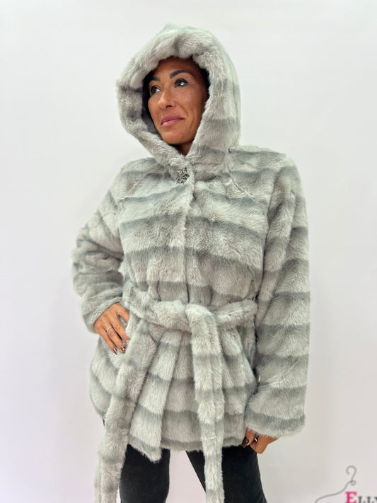 Pelliccia donna modello visone