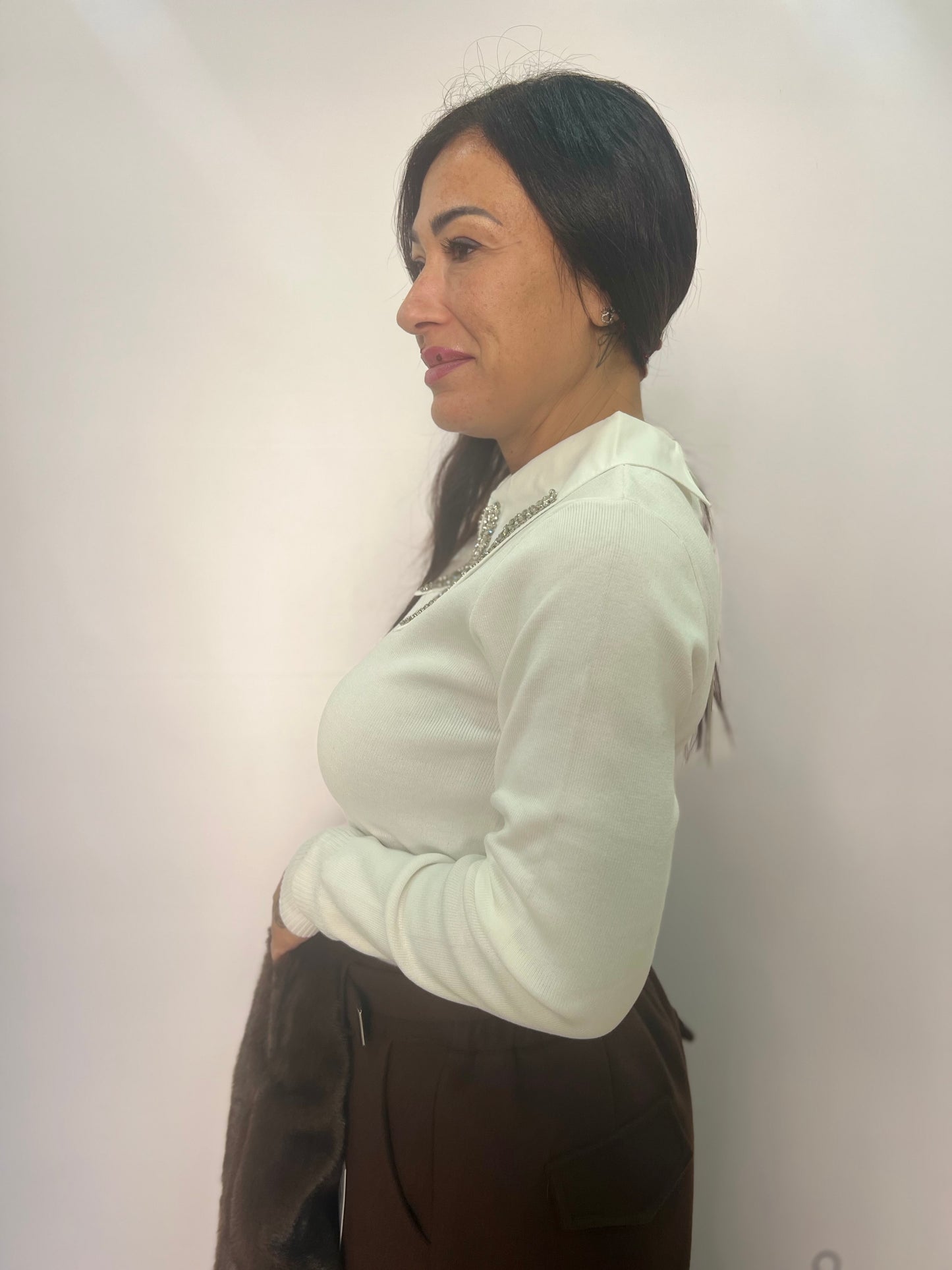 Maglia donna con colletto gioiello elegante