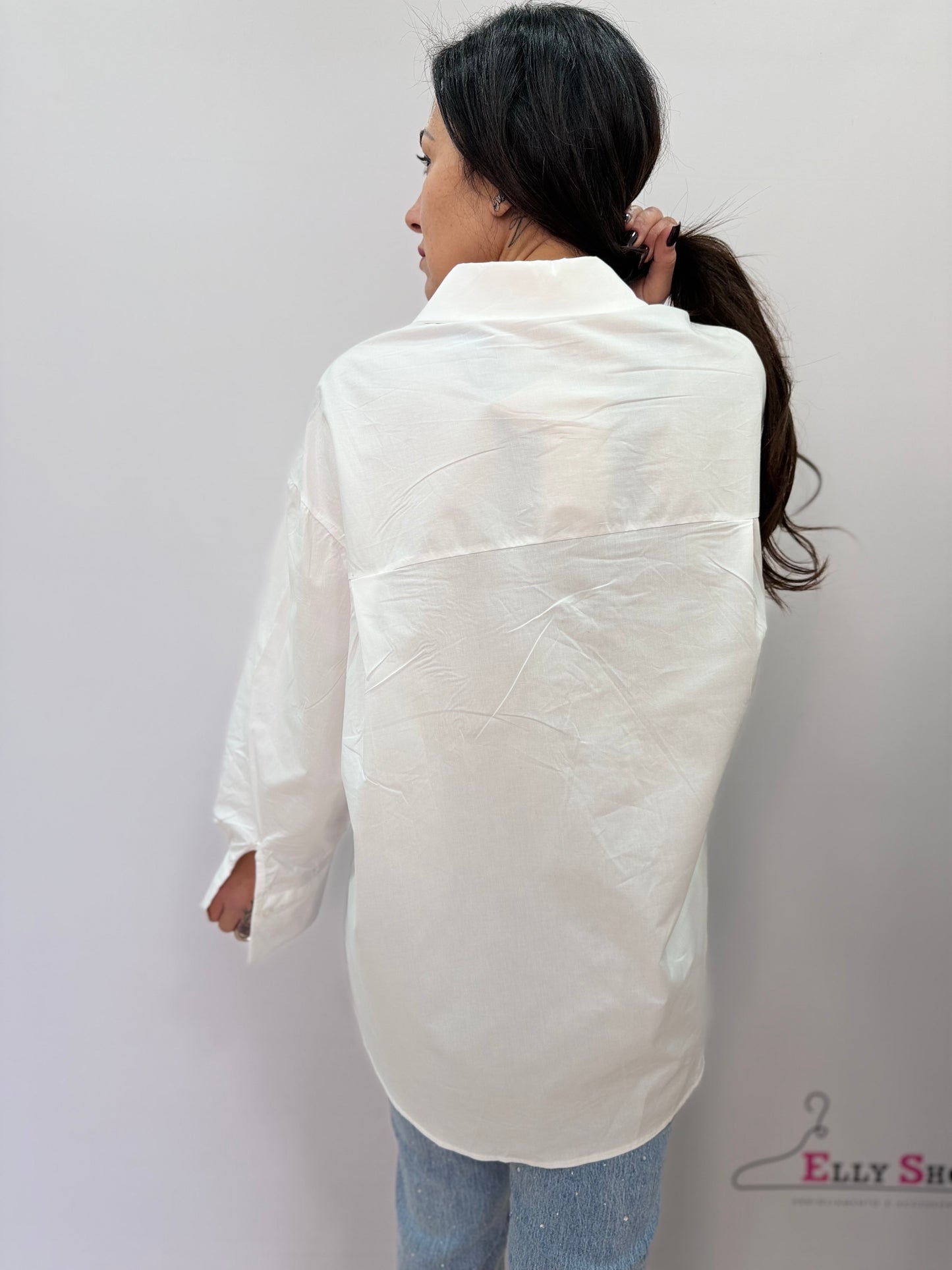 Camicia donna oversize con bottoni gioiello