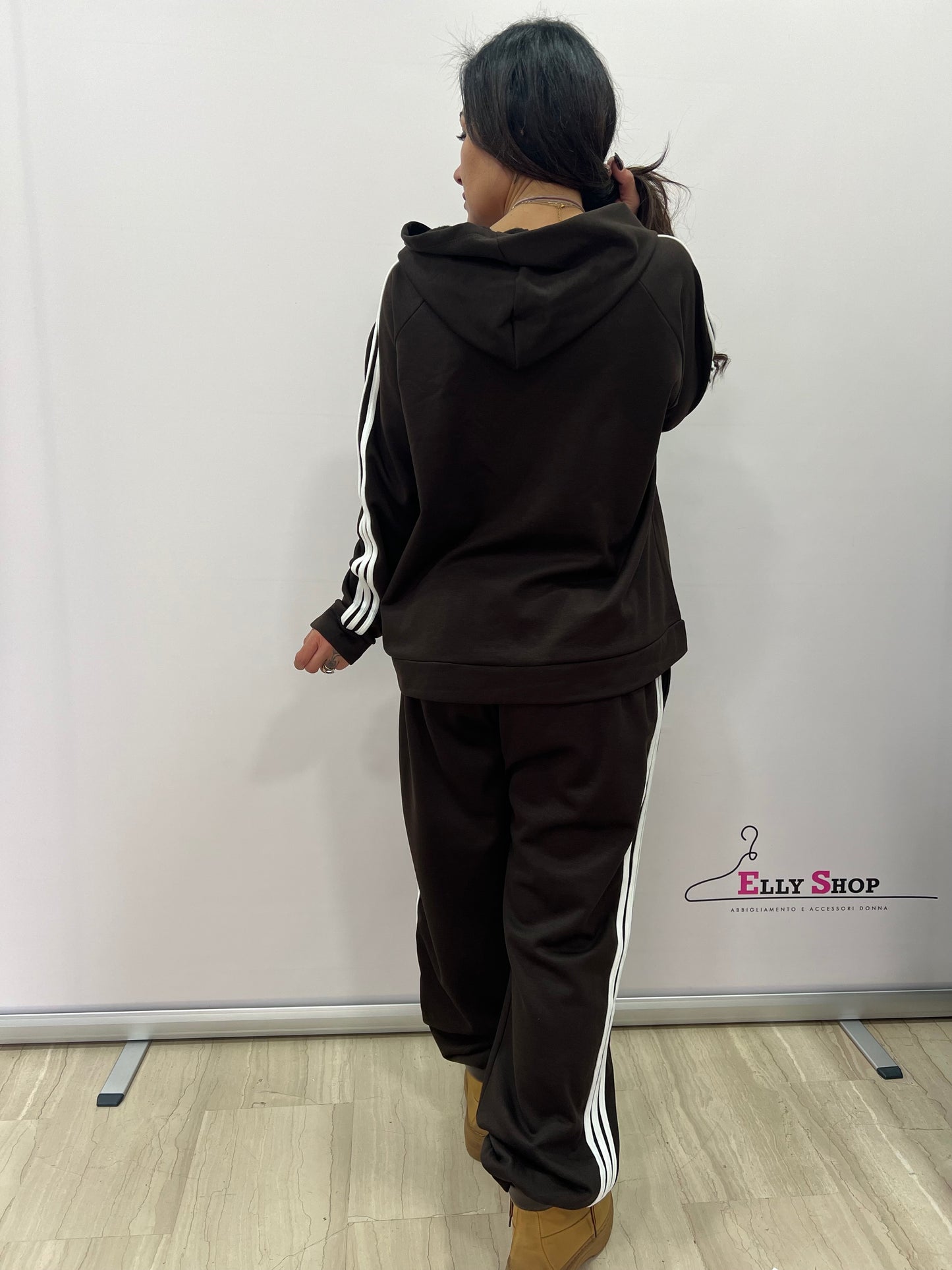 Completo tuta donna curvy sportivo con bande bianche