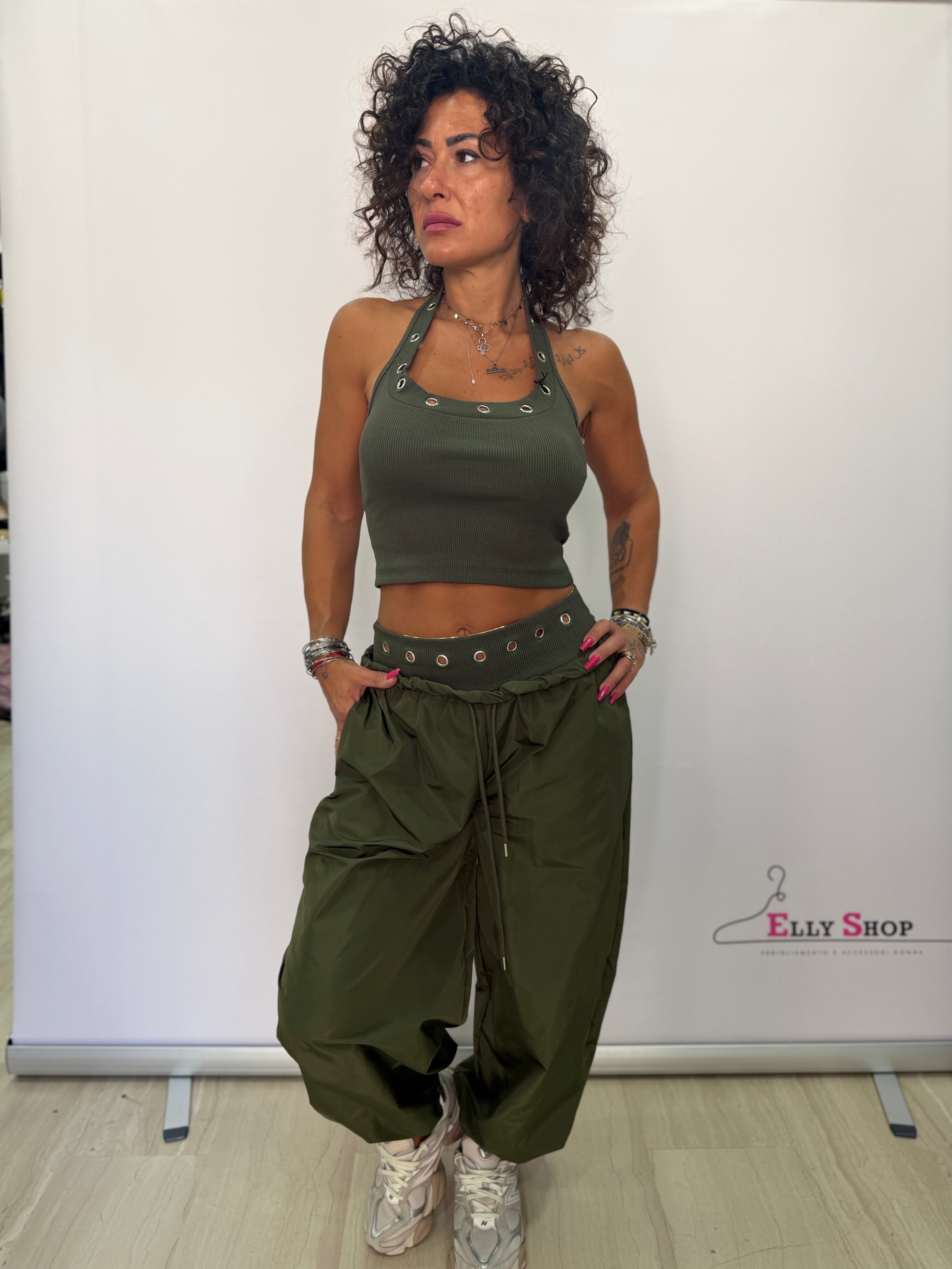 Completo donna crop top e jogger chic