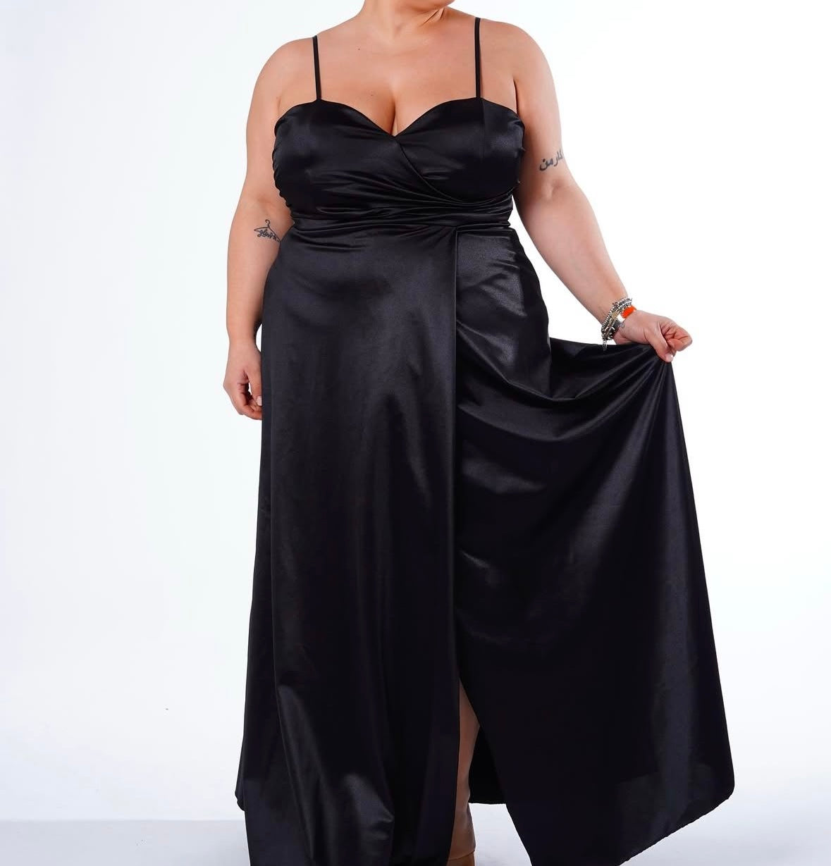 Vestito raso elegante curvy