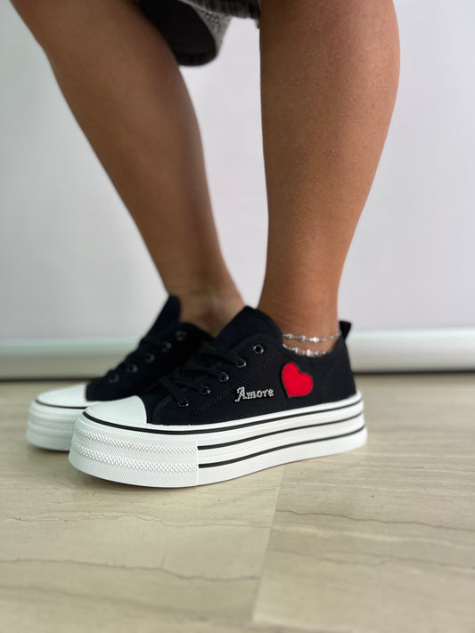 Sneakers Casual Nere con Ricamo Cuore e Scritta Bianca