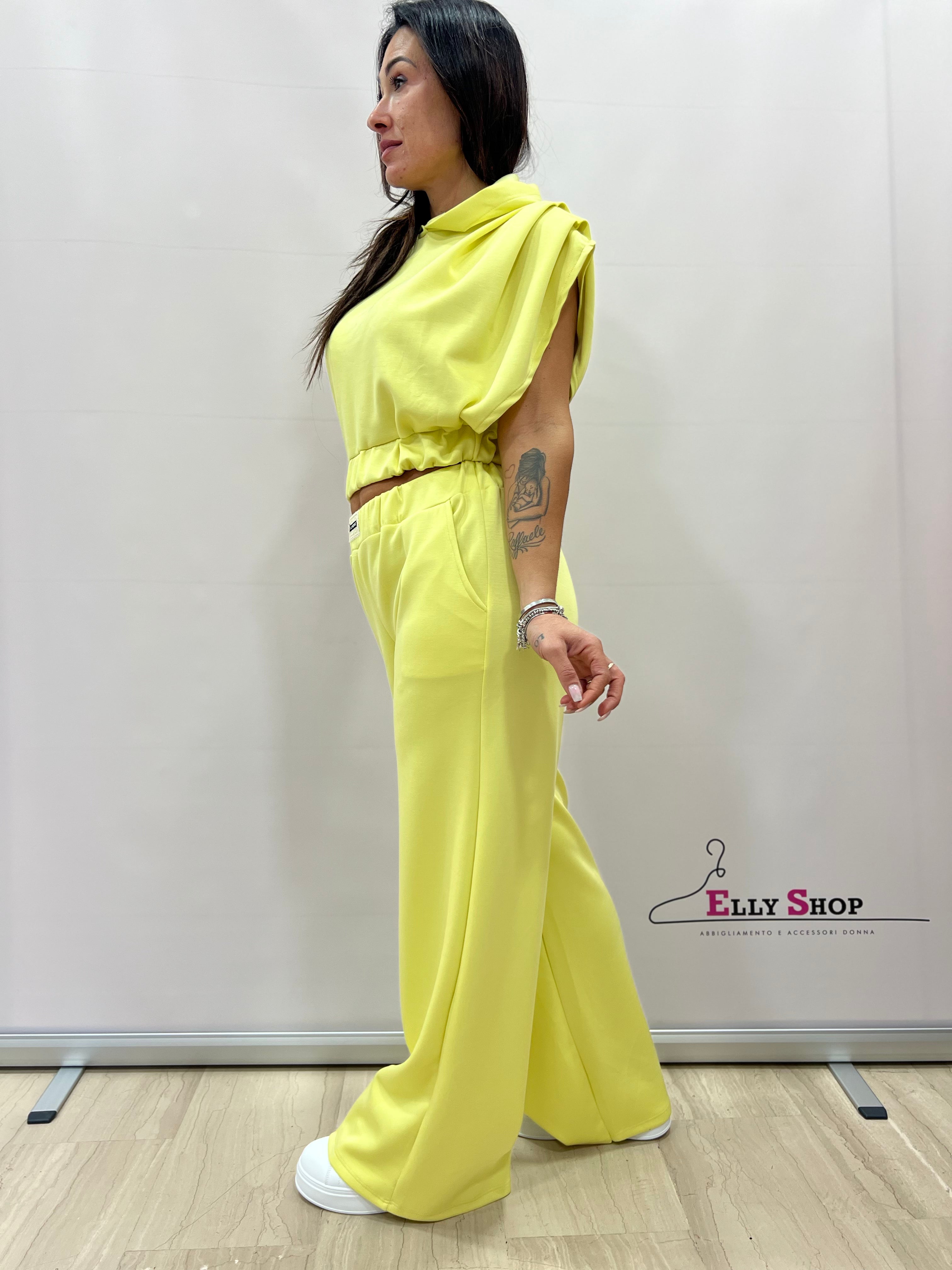 Completo Donna Casual Estivo con Cappuccio, Pantaloni Larghi - Disponibile in Più Colori
