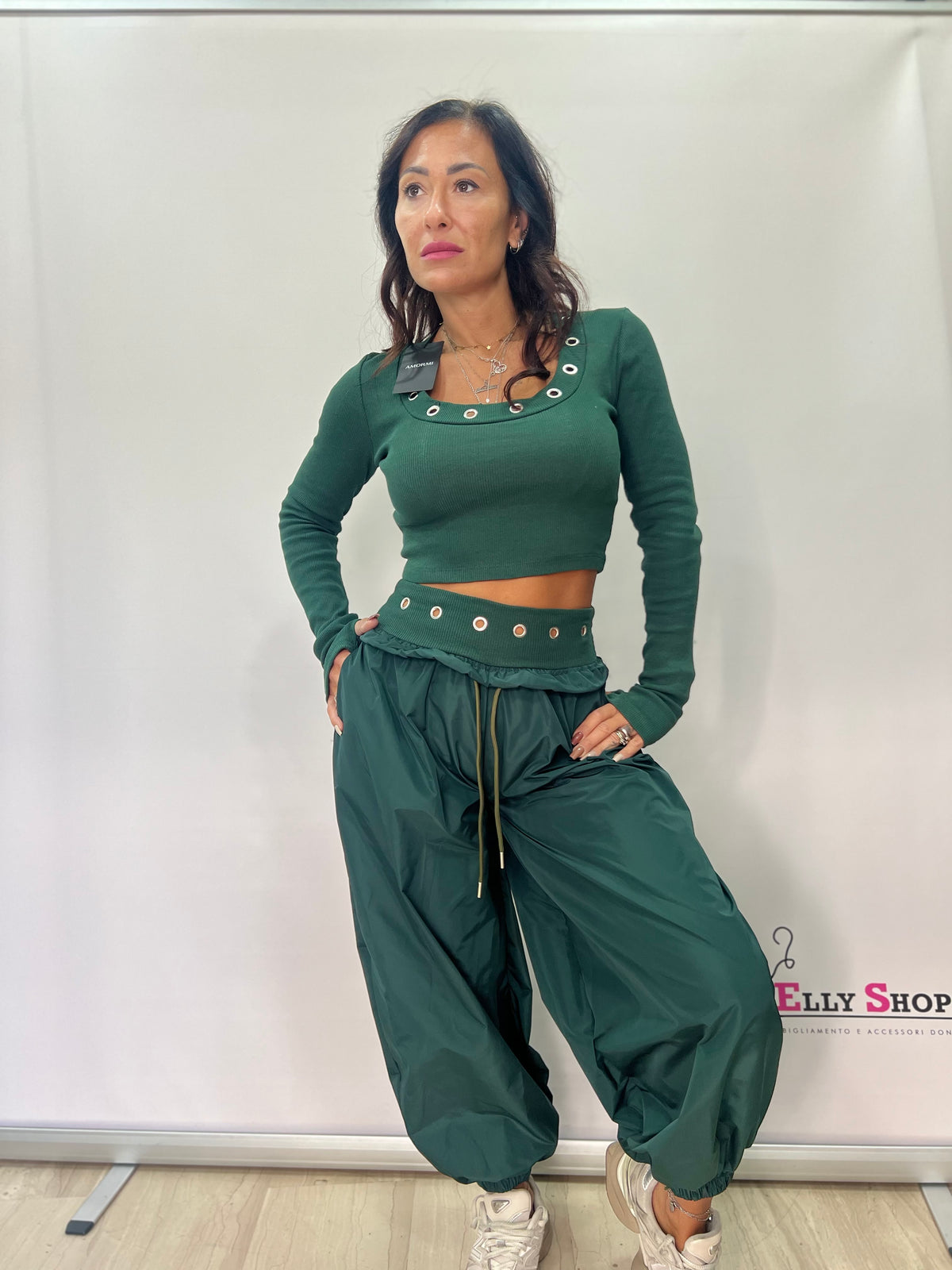 Completo Donna Urban Chic con Crop Top e Pantalone Balloon