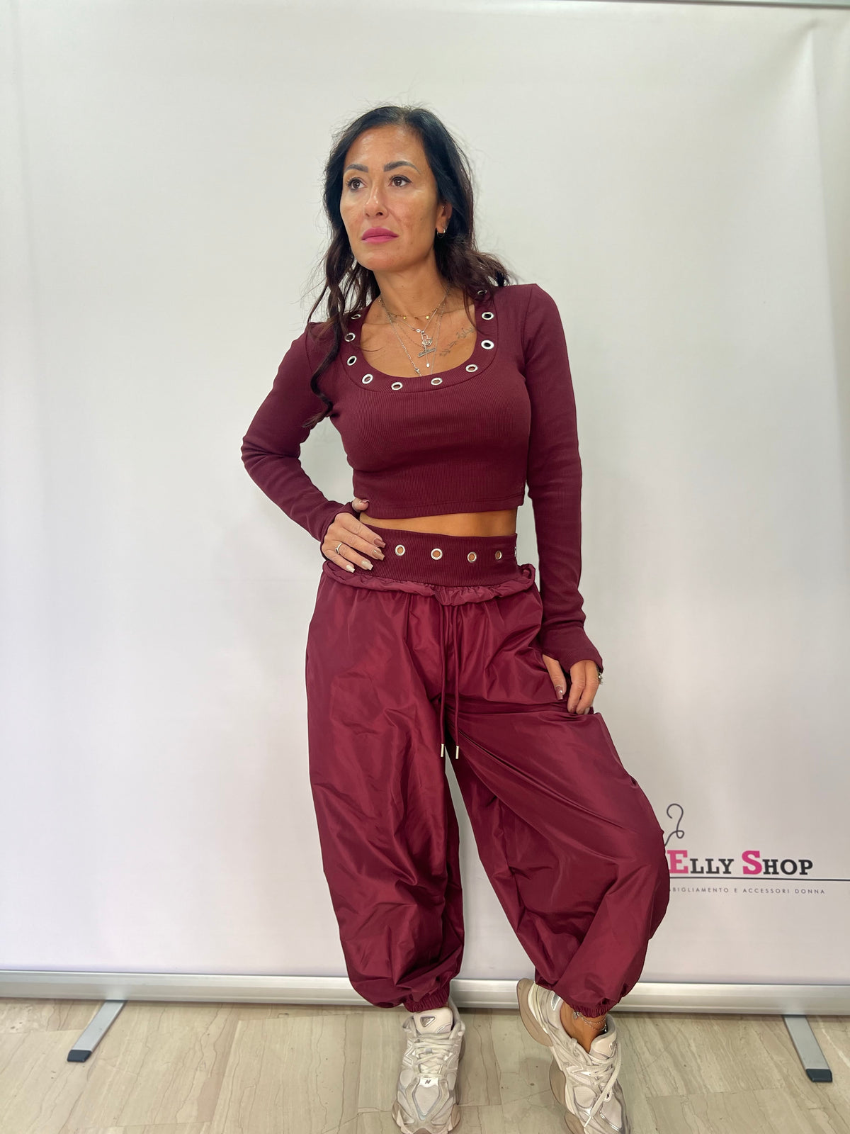 Completo Donna Urban Chic con Crop Top e Pantalone Balloon