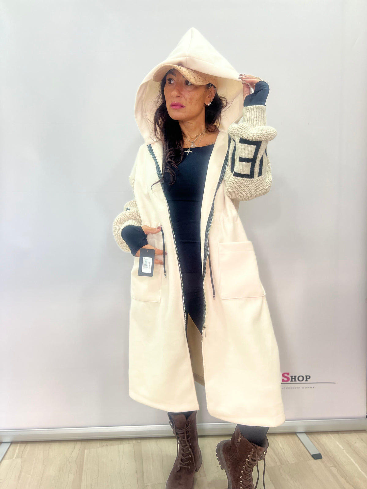 Cappotto Donna Oversize con Cappuccio e Maniche in Maglia – S/2XL